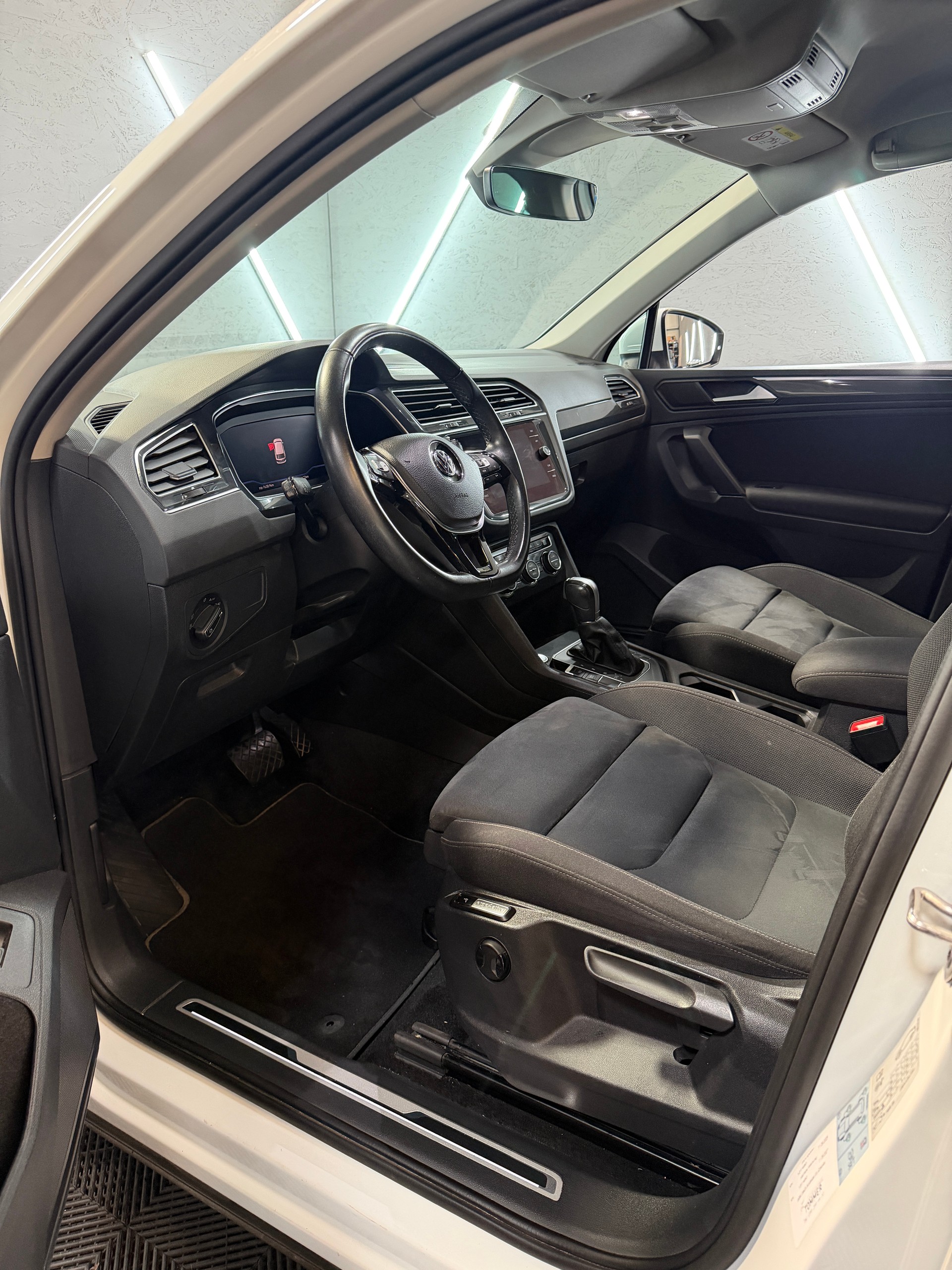 VW Tiguan 1.5TSI Evo Comfortline DSG R-Line Exterieur-image-17