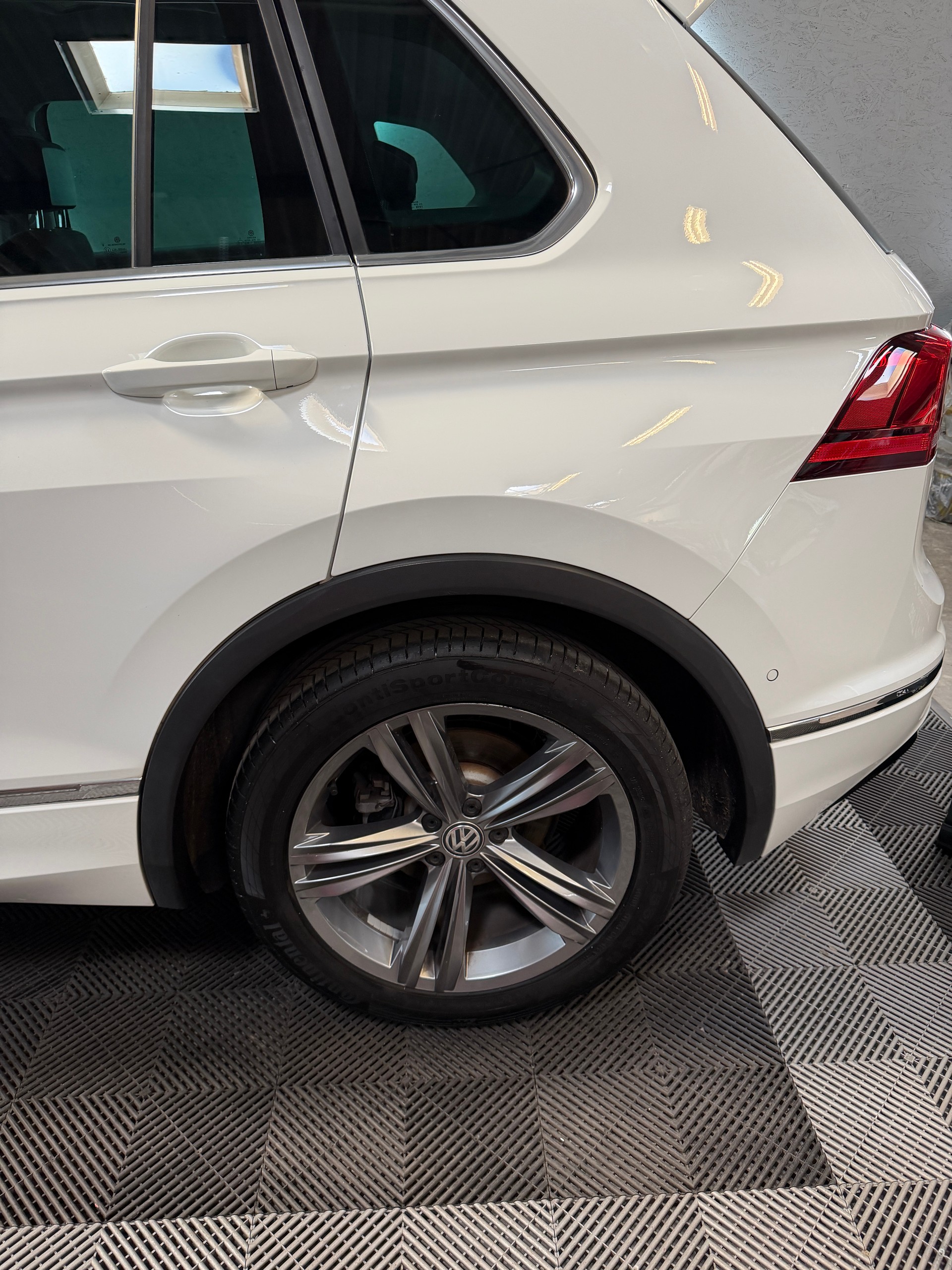 VW Tiguan 1.5TSI Evo Comfortline DSG R-Line Exterieur-image-15
