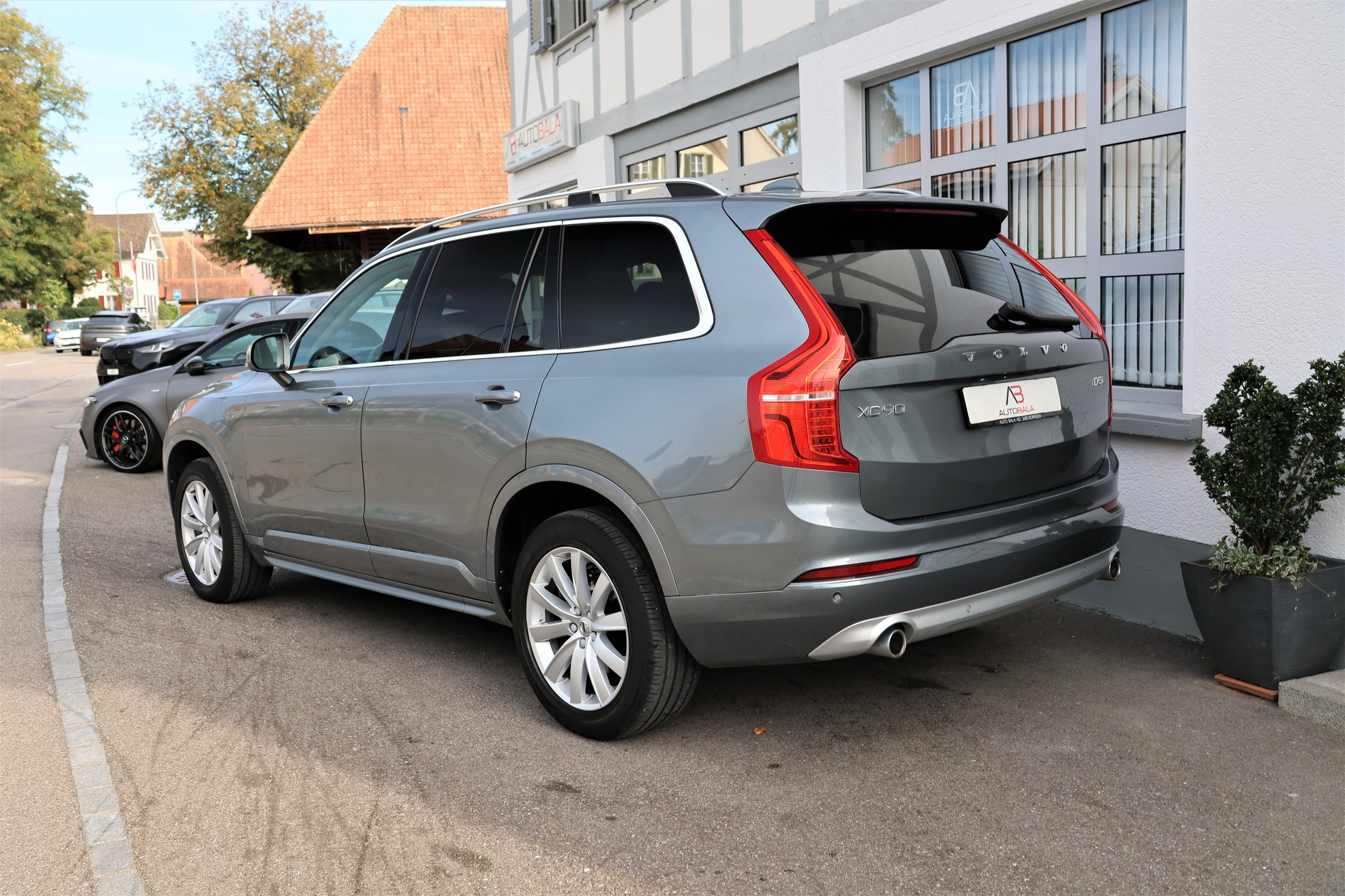 VOLVO XC90 D5 AWD Momentum Geartronic (CH) 7 Plätzer-image-7