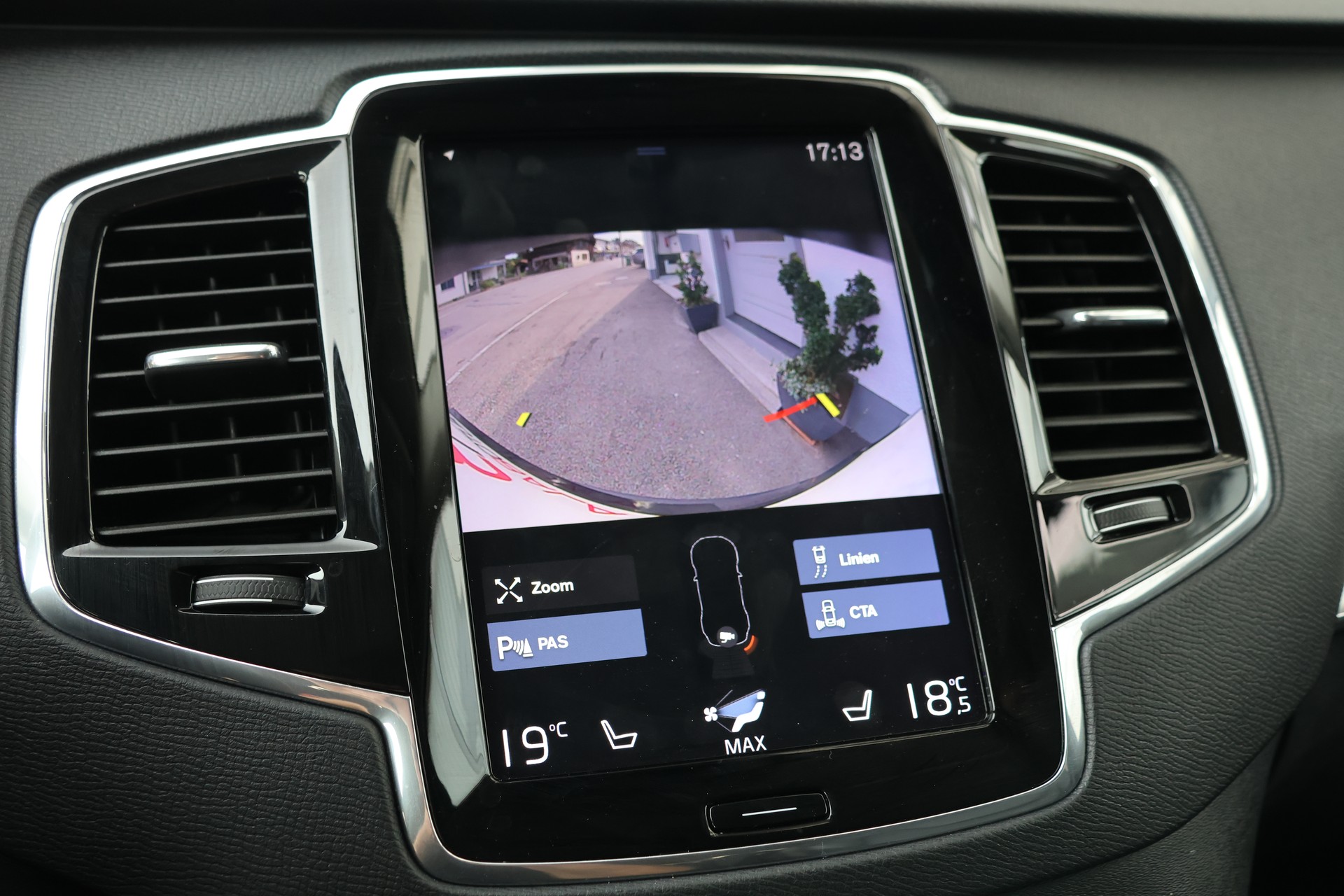 VOLVO XC90 D5 AWD Momentum Geartronic (CH) 7 Plätzer-image-21