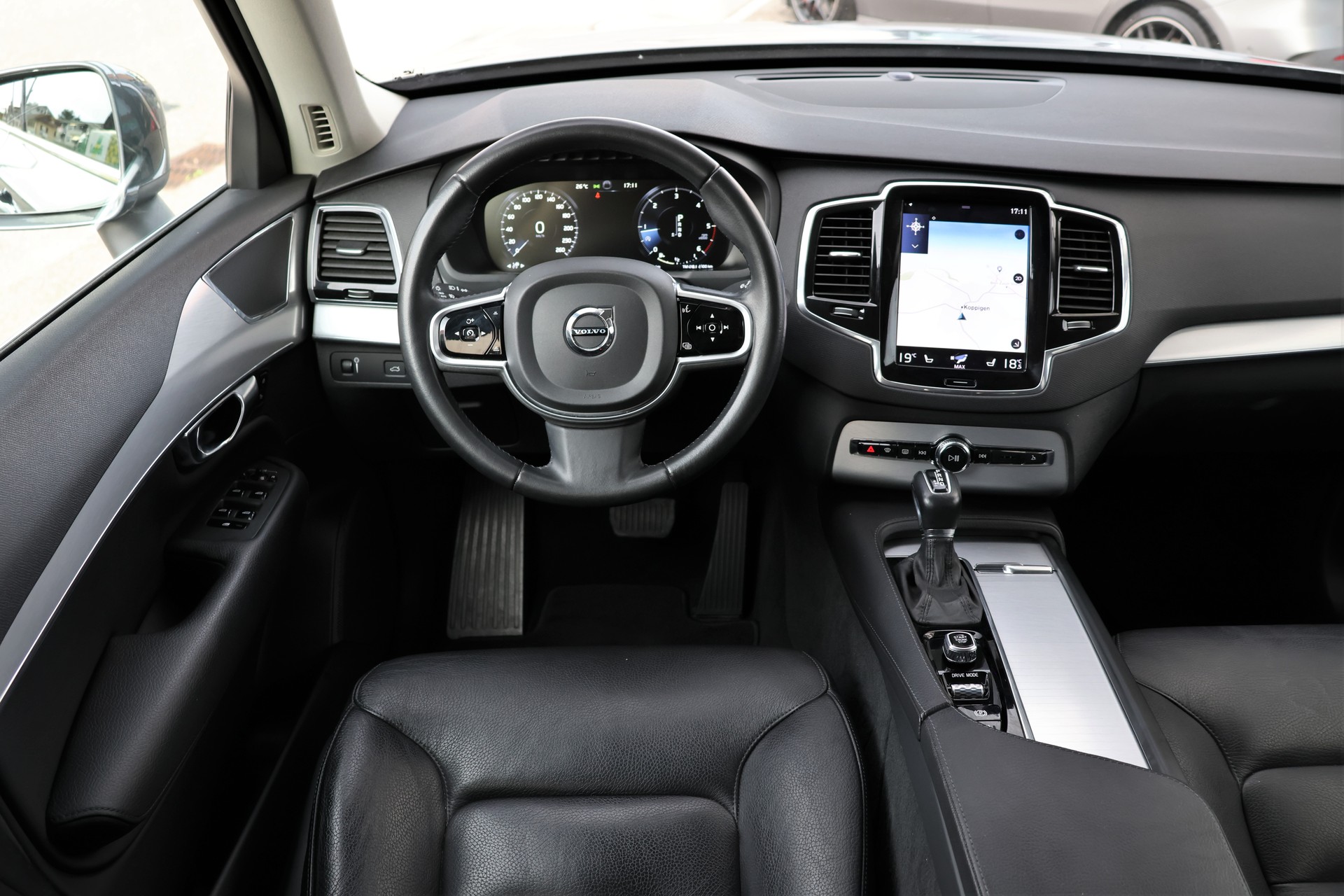 VOLVO XC90 D5 AWD Momentum Geartronic (CH) 7 Plätzer-image-14