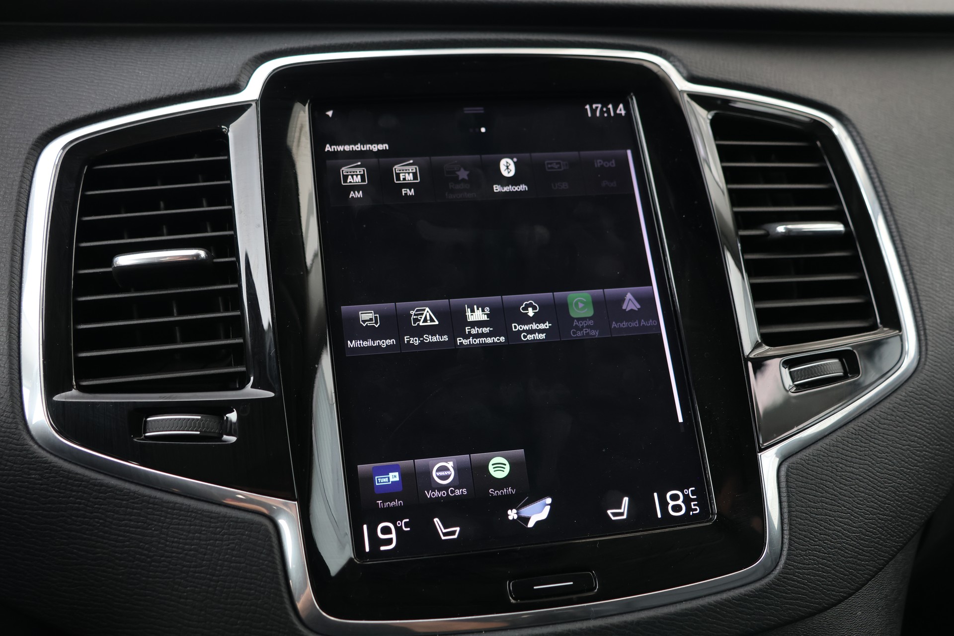 VOLVO XC90 D5 AWD Momentum Geartronic (CH) 7 Plätzer-image-24