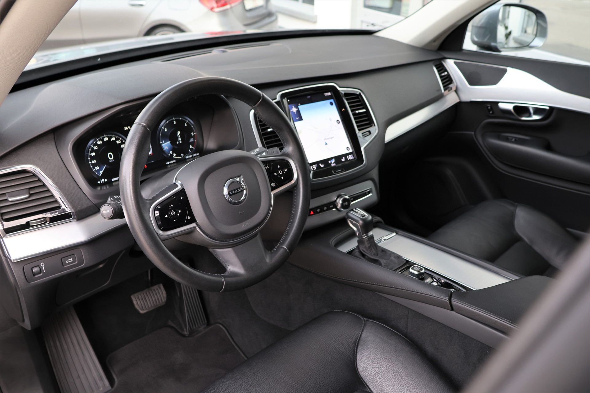 VOLVO XC90 D5 AWD Momentum Geartronic (CH) 7 Plätzer-image-10