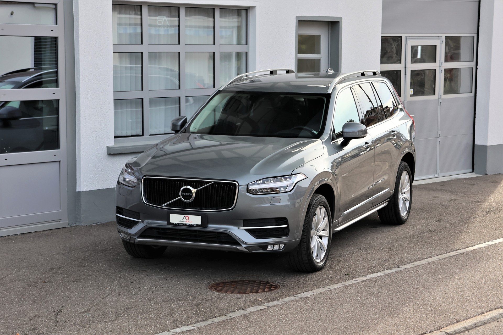 VOLVO XC90 D5 AWD Momentum Geartronic (CH) 7 Plätzer