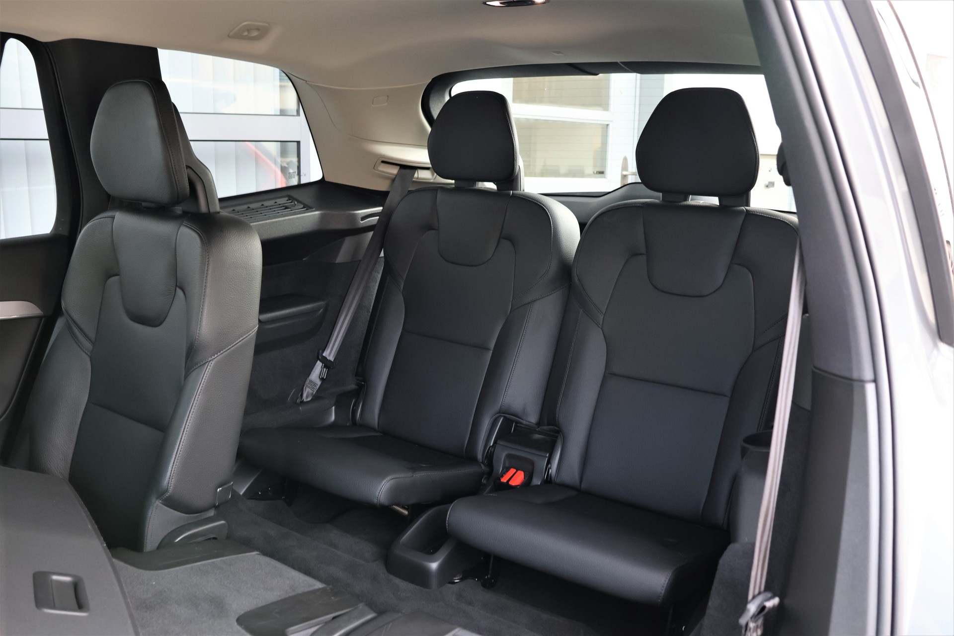 VOLVO XC90 D5 AWD Momentum Geartronic (CH) 7 Plätzer-image-13