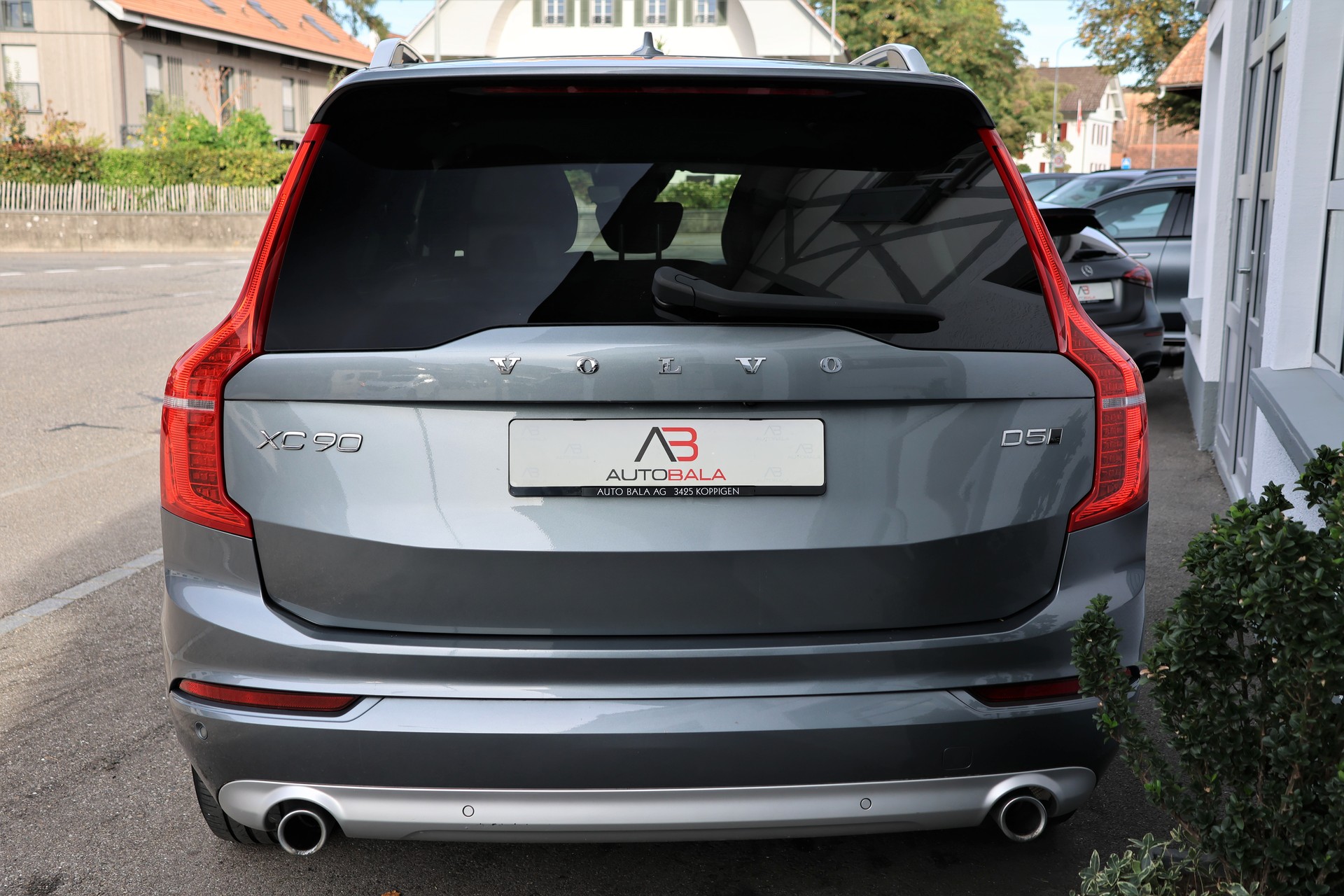 VOLVO XC90 D5 AWD Momentum Geartronic (CH) 7 Plätzer-image-6