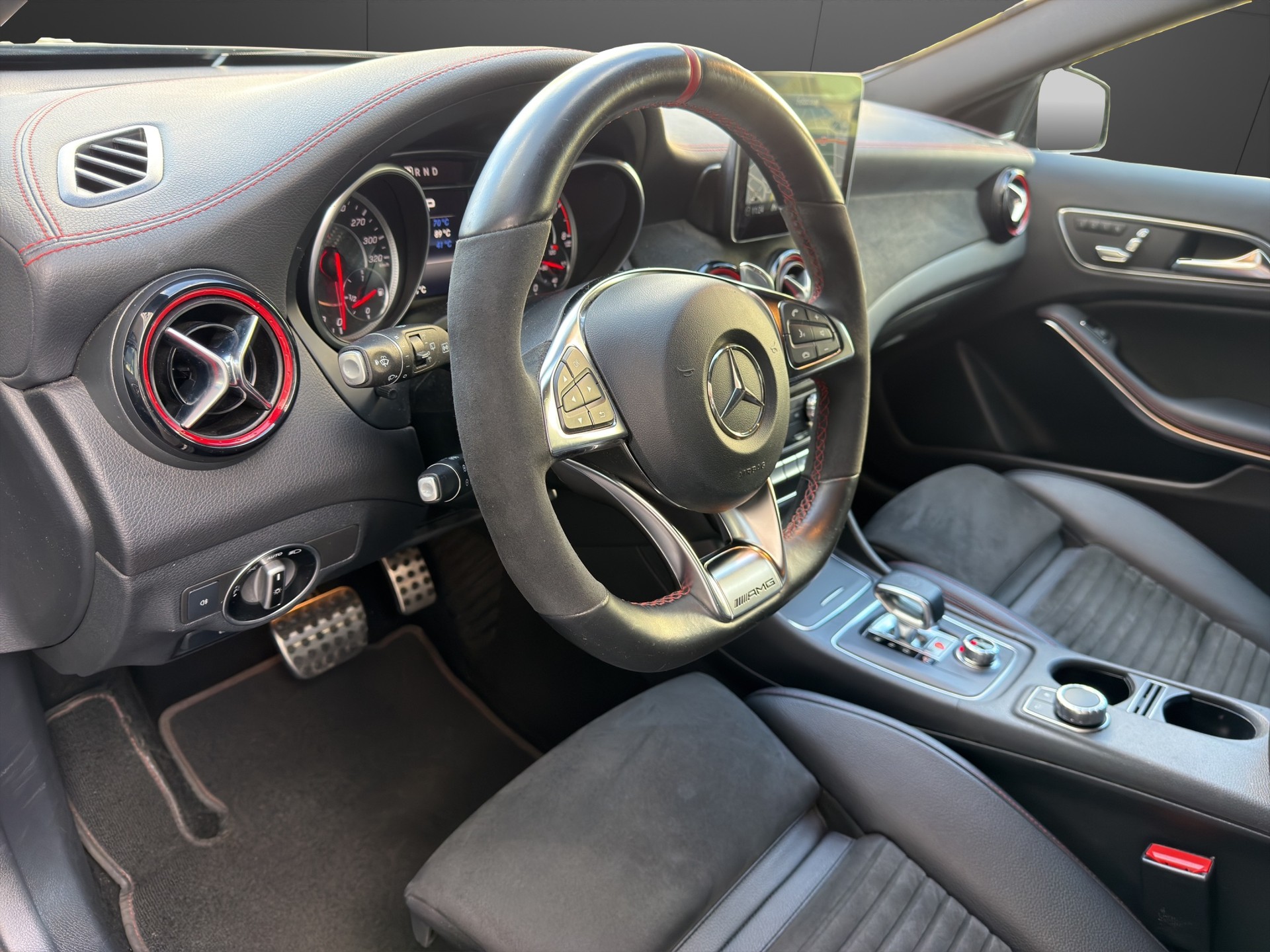 MERCEDES-BENZ GLA 45 AMG 4Matic 7G-DCT Facelift Frisch MFK-image-11