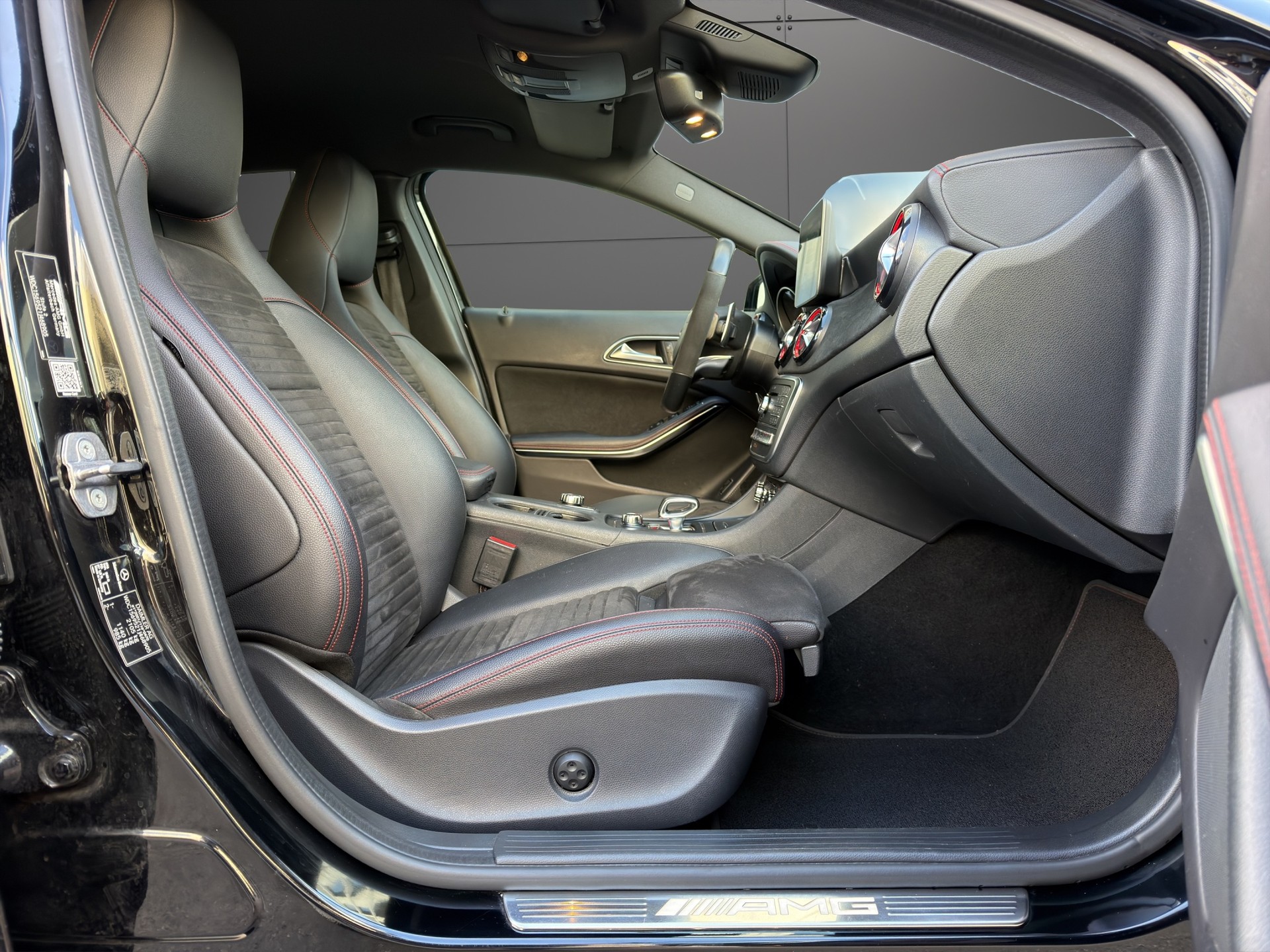 MERCEDES-BENZ GLA 45 AMG 4Matic 7G-DCT Facelift Frisch MFK-image-16