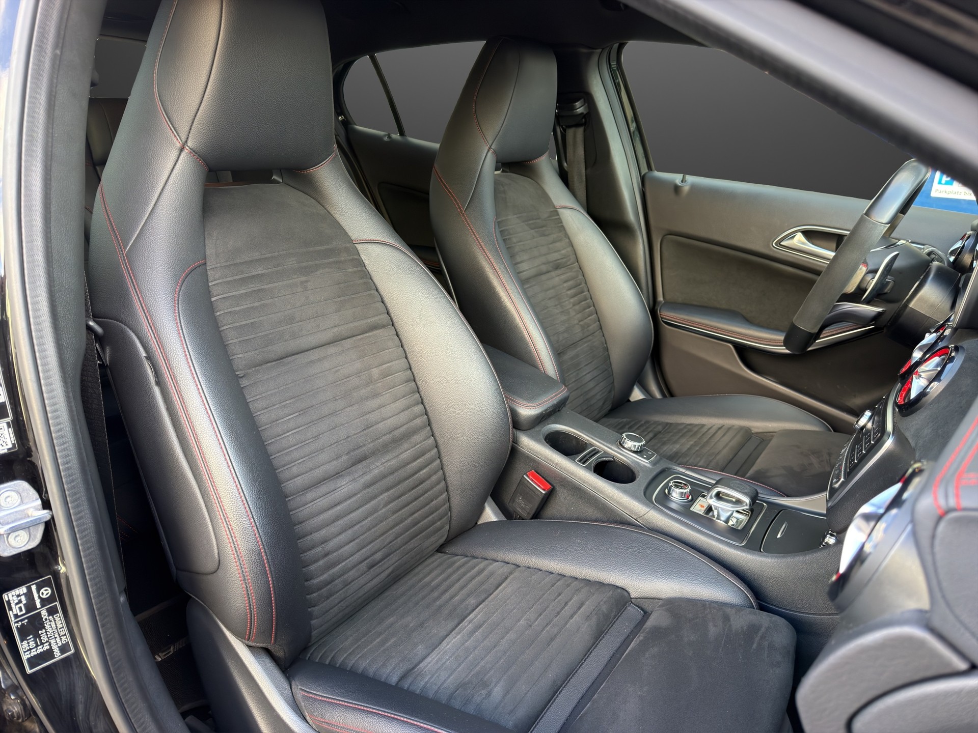 MERCEDES-BENZ GLA 45 AMG 4Matic 7G-DCT Facelift Frisch MFK-image-17