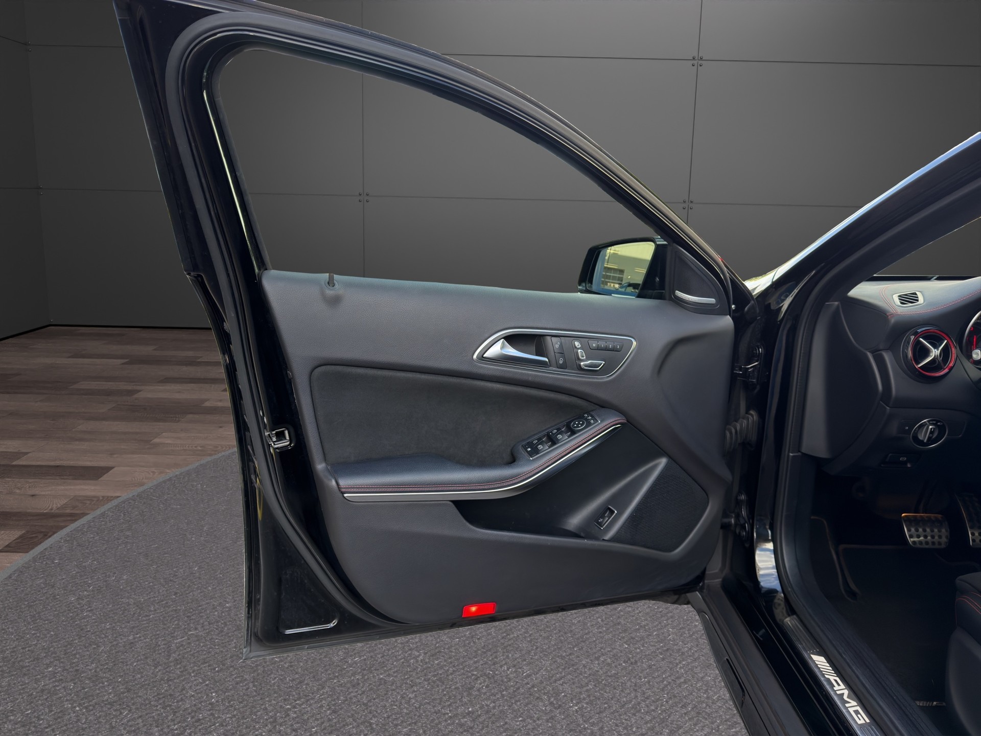 MERCEDES-BENZ GLA 45 AMG 4Matic 7G-DCT Facelift Frisch MFK-image-14