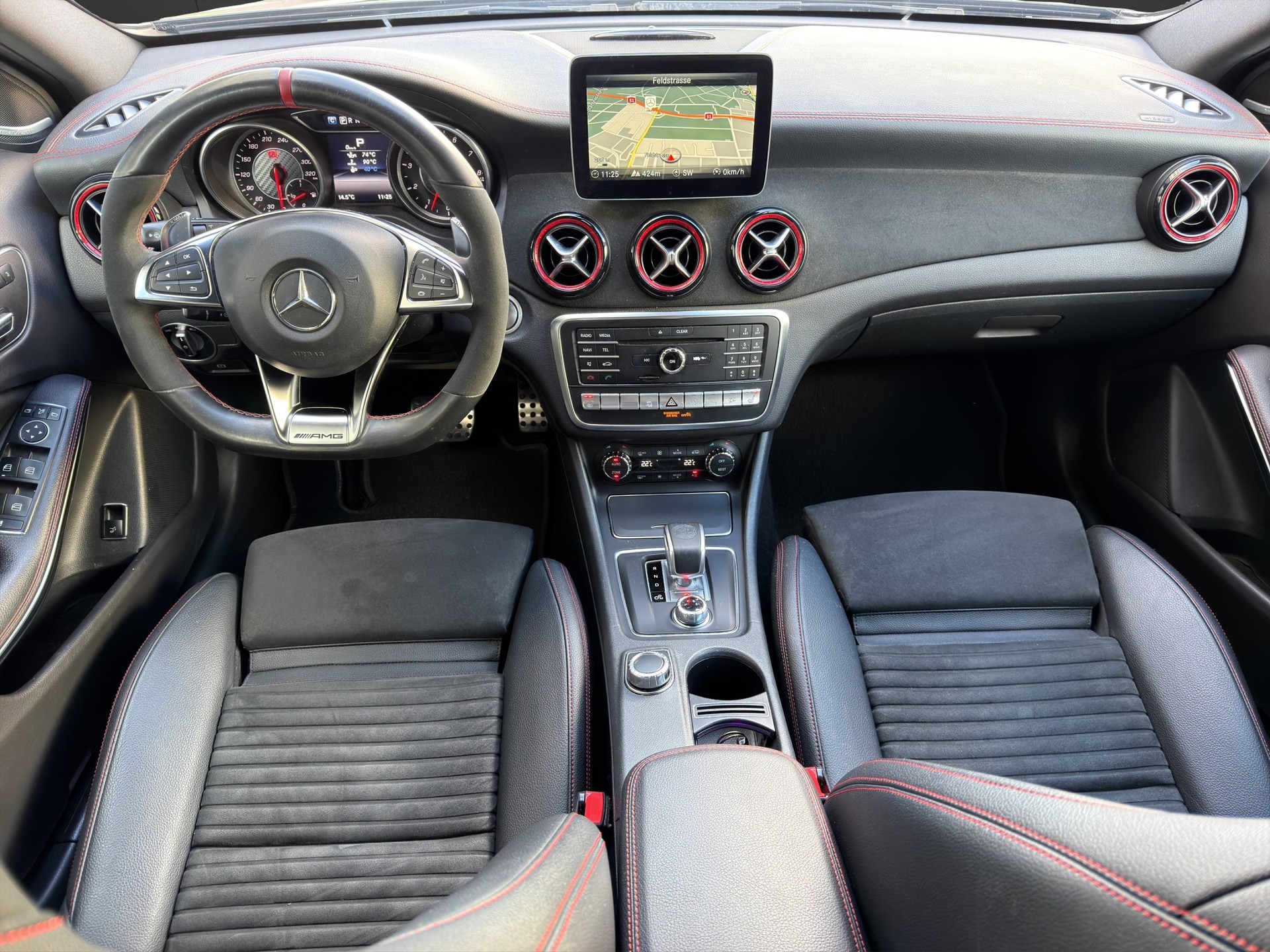 MERCEDES-BENZ GLA 45 AMG 4Matic 7G-DCT Facelift Frisch MFK-image-7