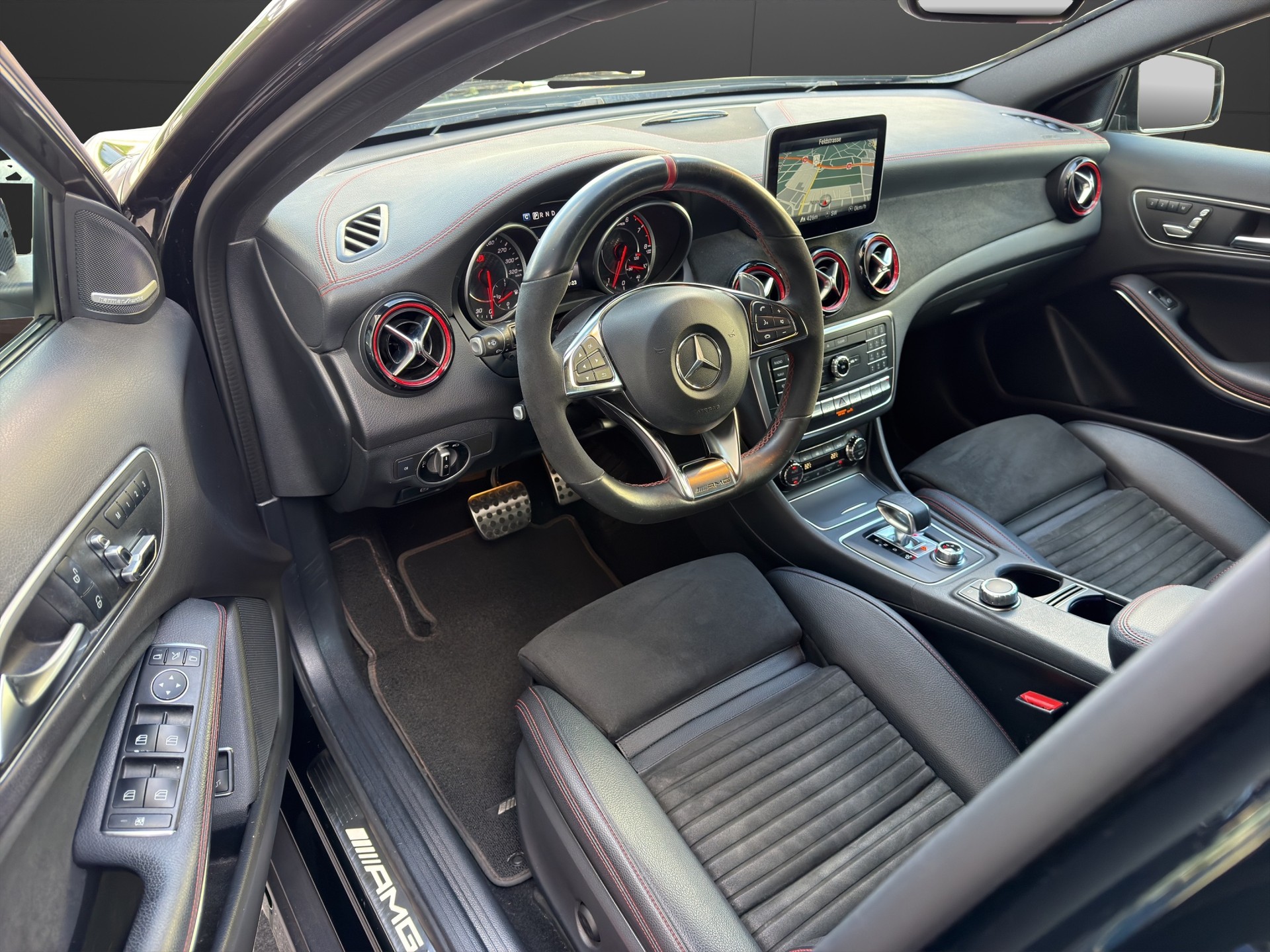 MERCEDES-BENZ GLA 45 AMG 4Matic 7G-DCT Facelift Frisch MFK-image-9