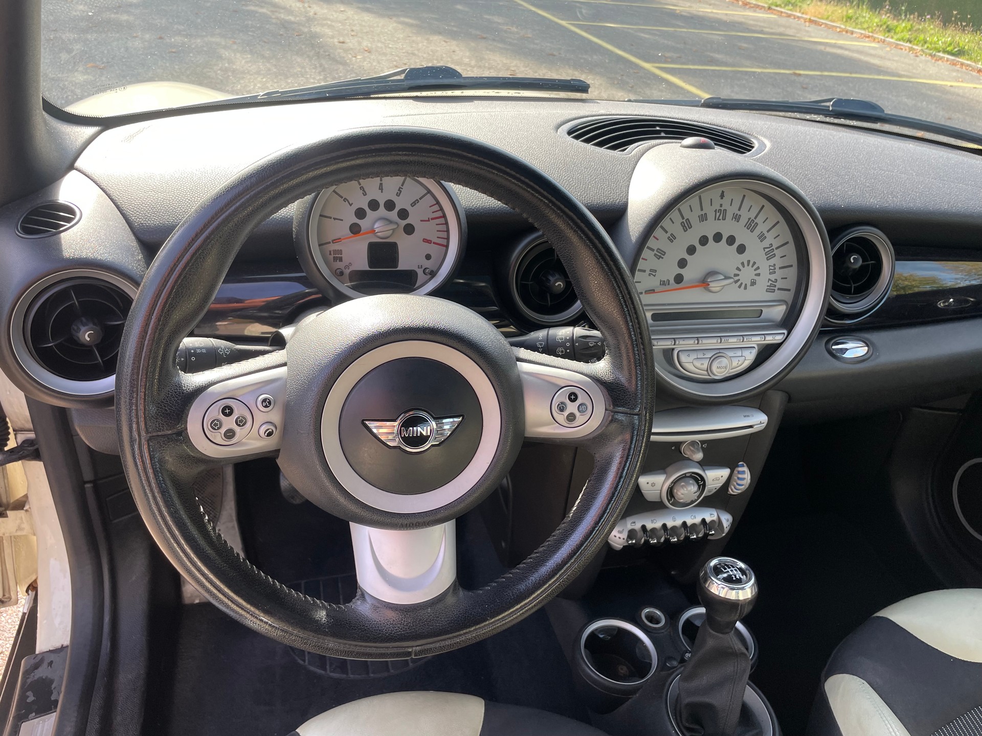 MINI Cooper-image-10