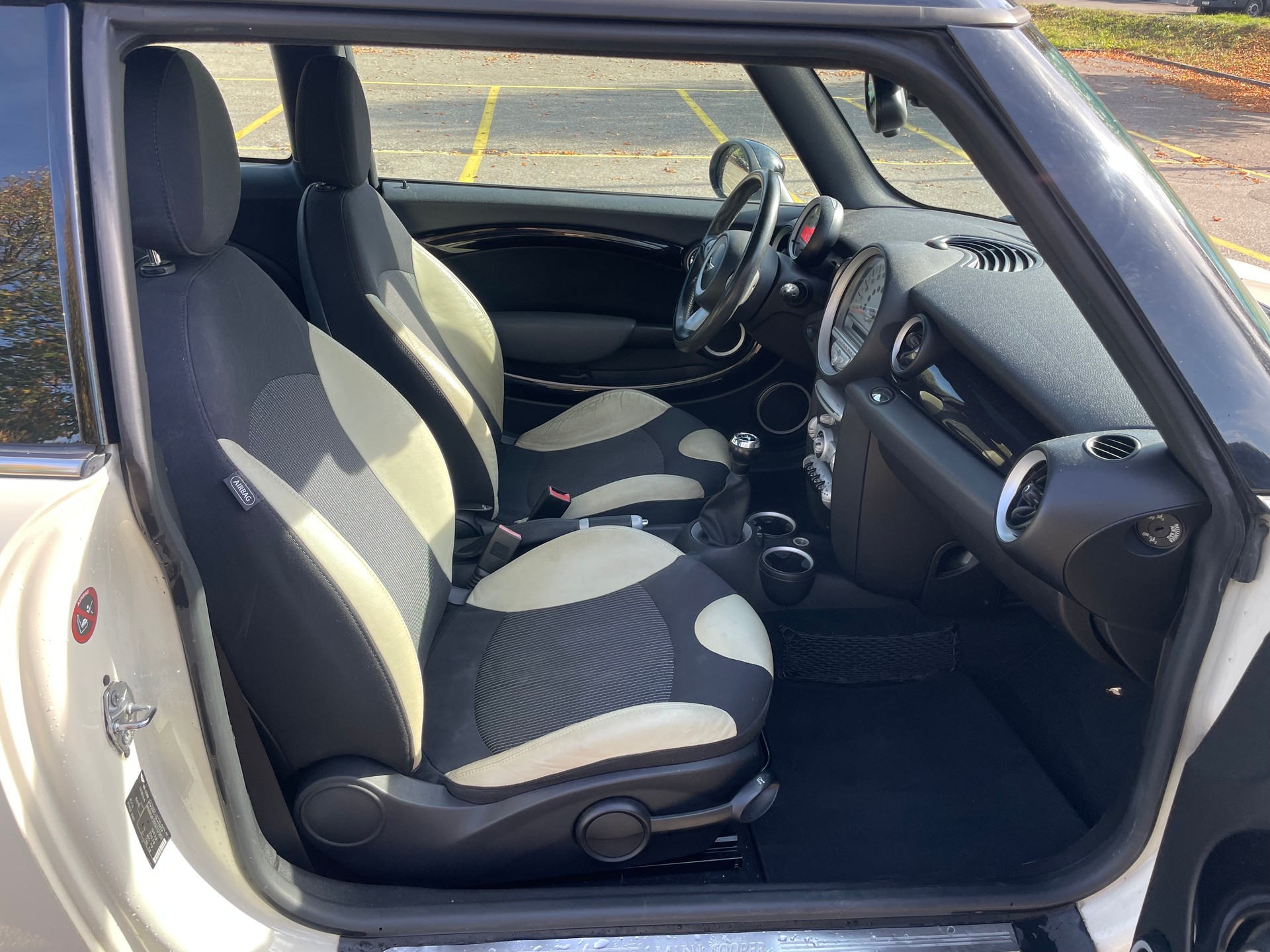 MINI Cooper-image-12