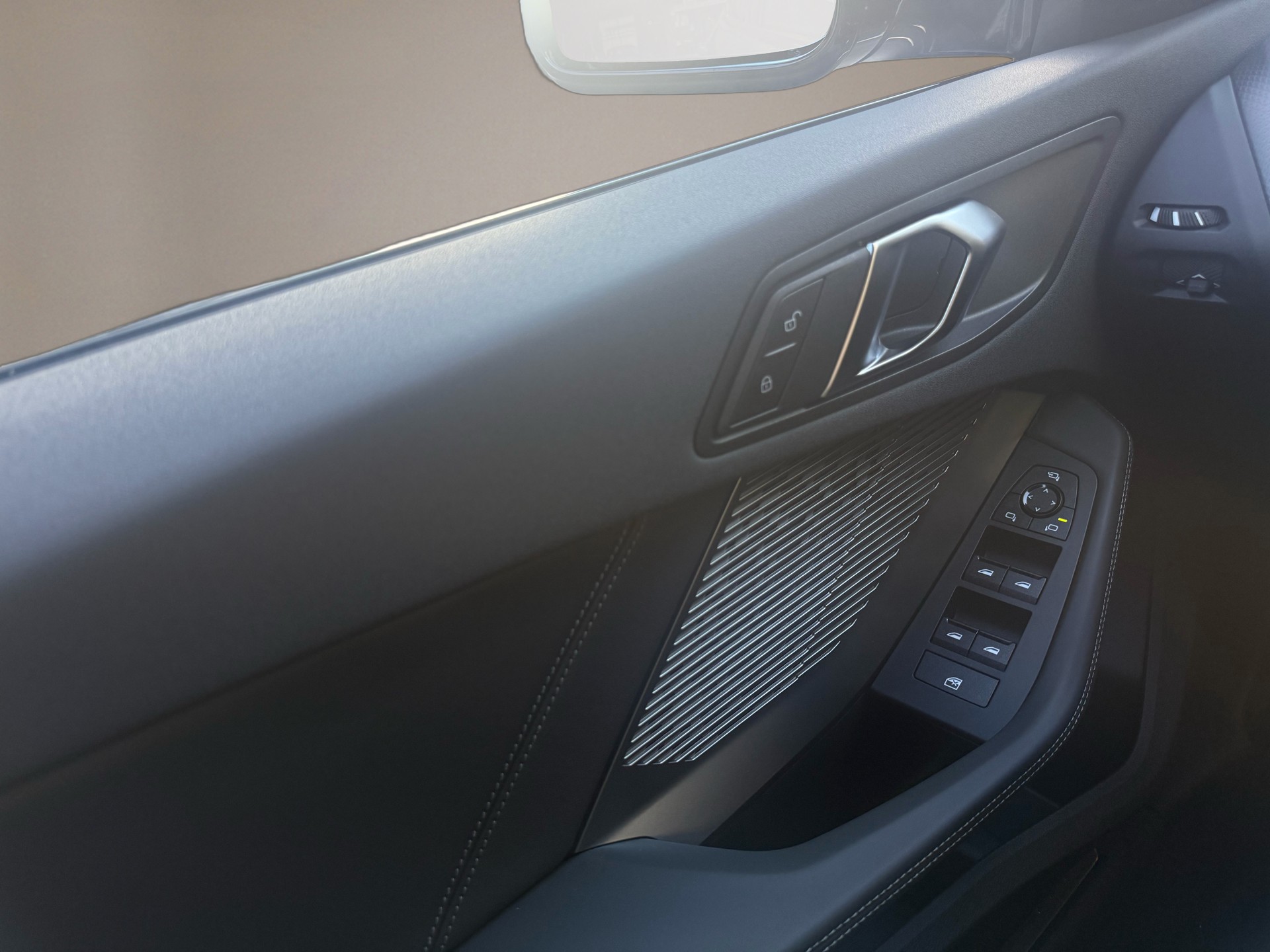 BMW 123 xDrive M Sport Pro Steptronic-image-16
