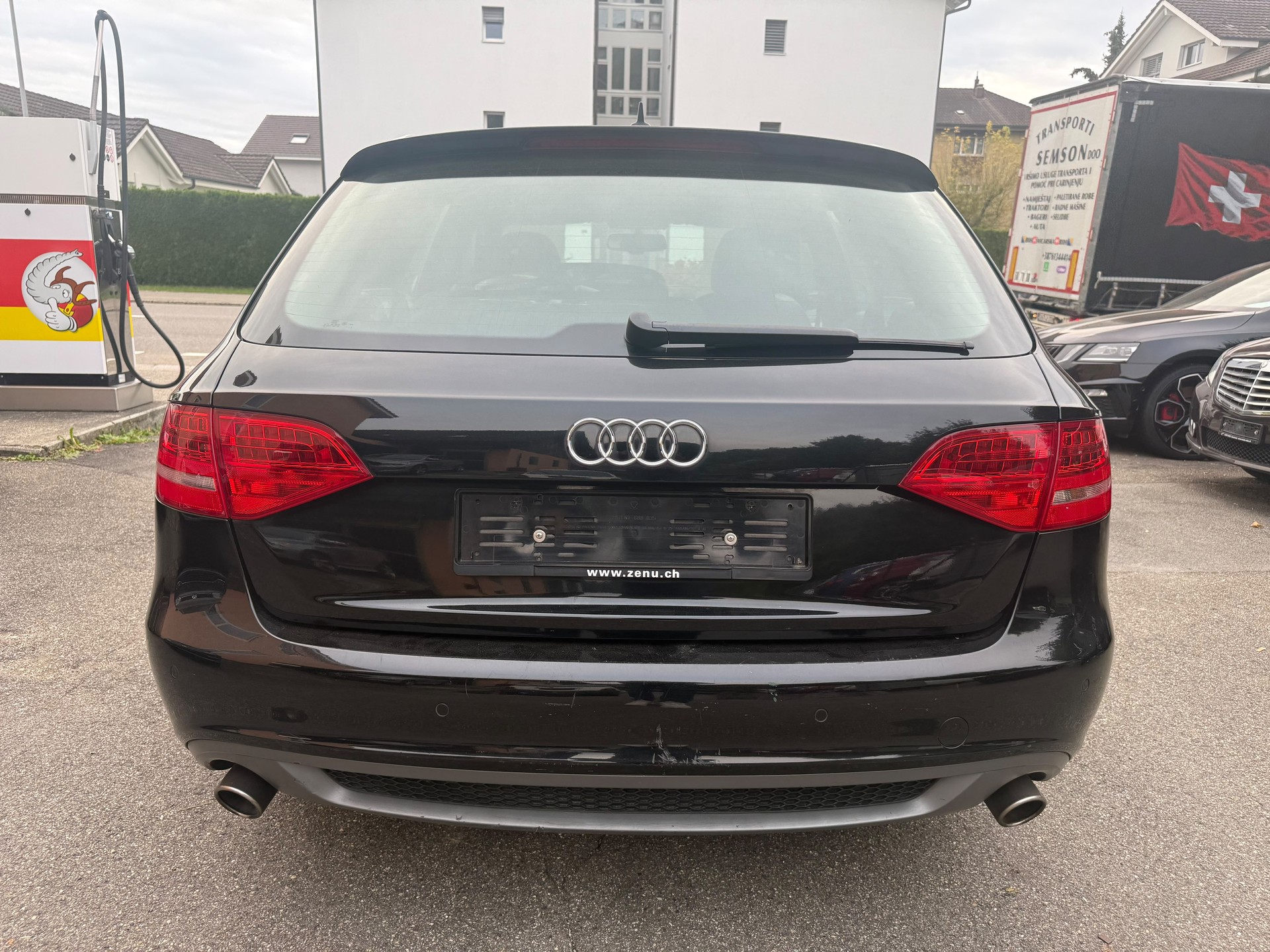 AUDI A4 S-Line-image-4