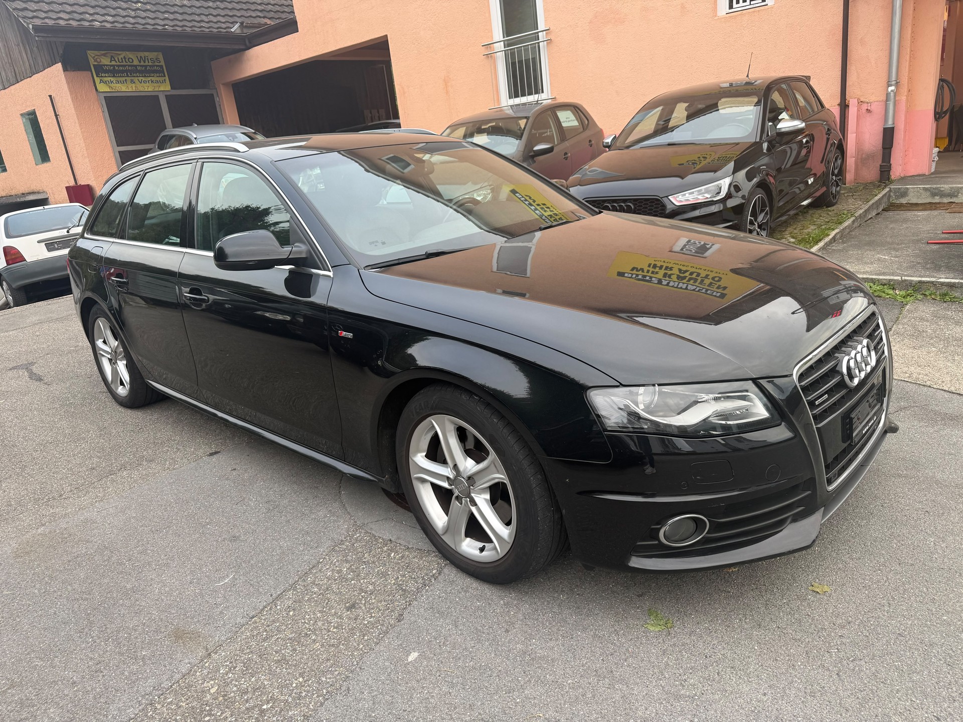AUDI A4 S-Line-image-1