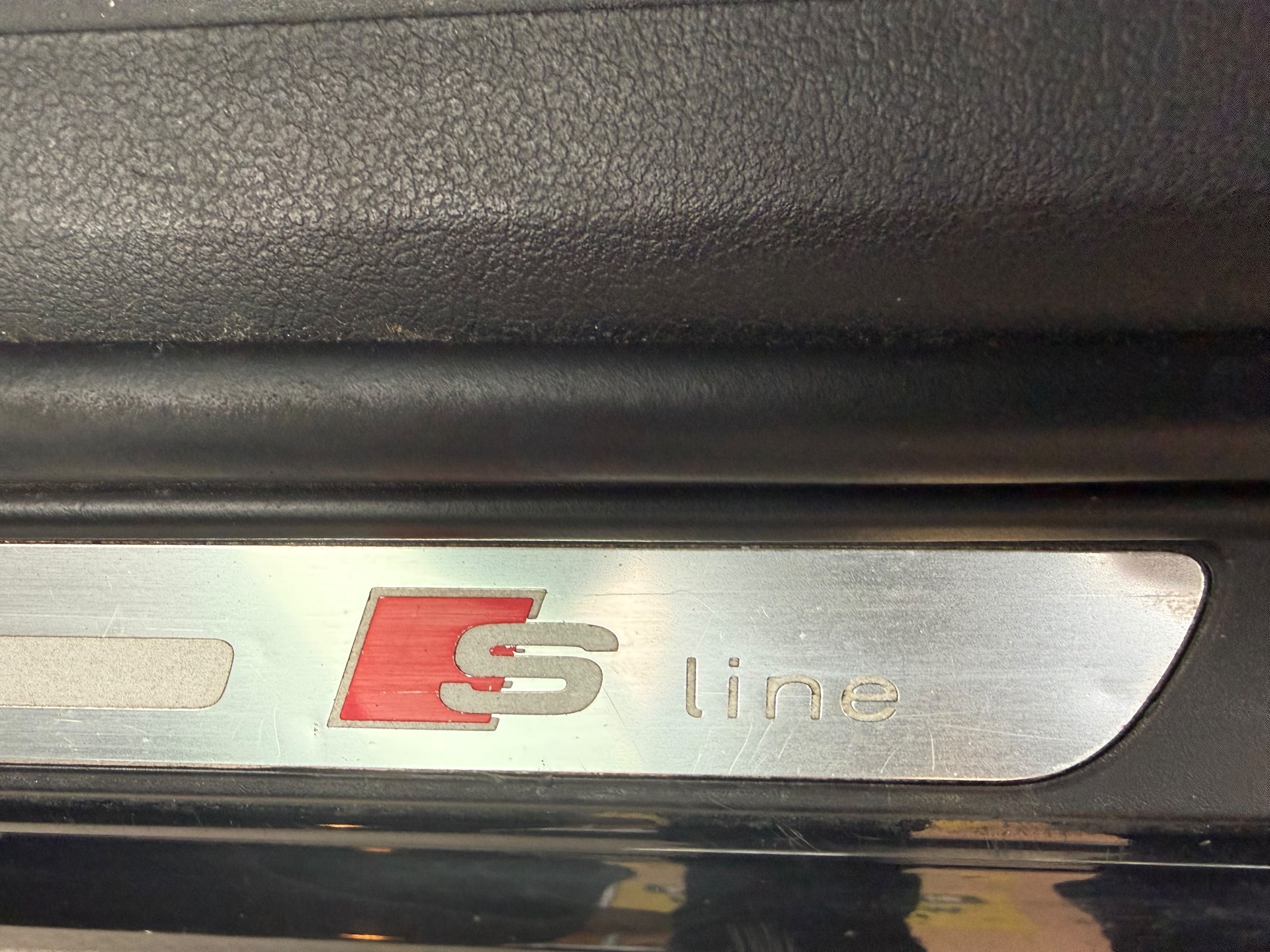 AUDI A4 S-Line-image-13