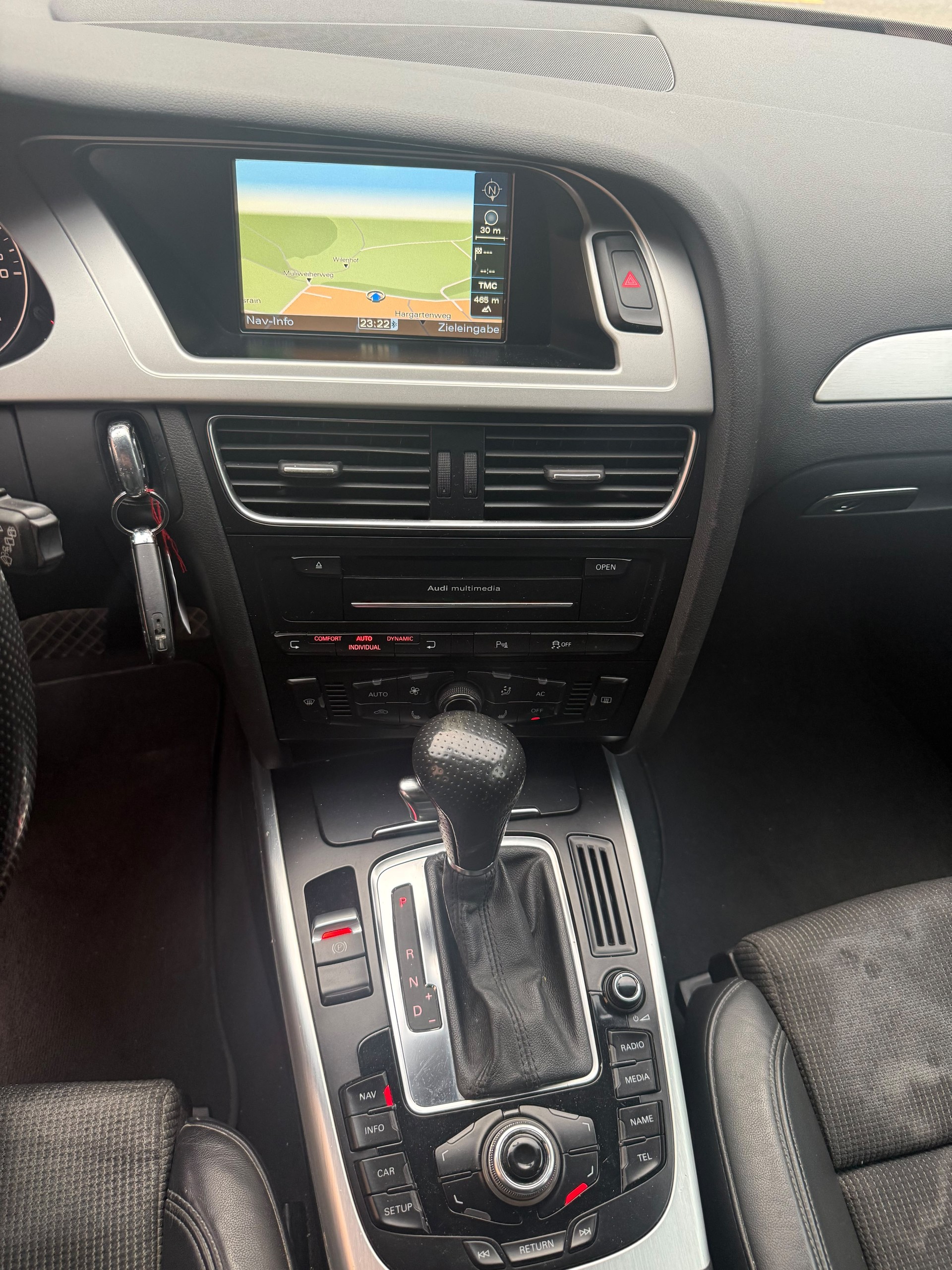 AUDI A4 S-Line-image-10