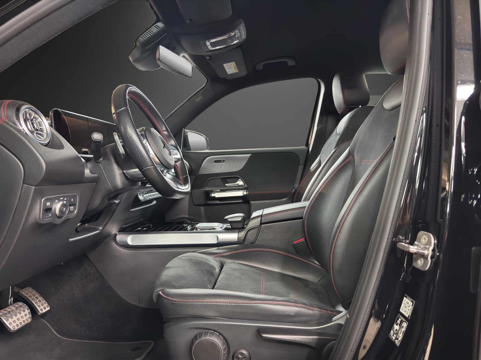 MERCEDES-BENZ EQB 350 AMG Line 4Matic-image-9