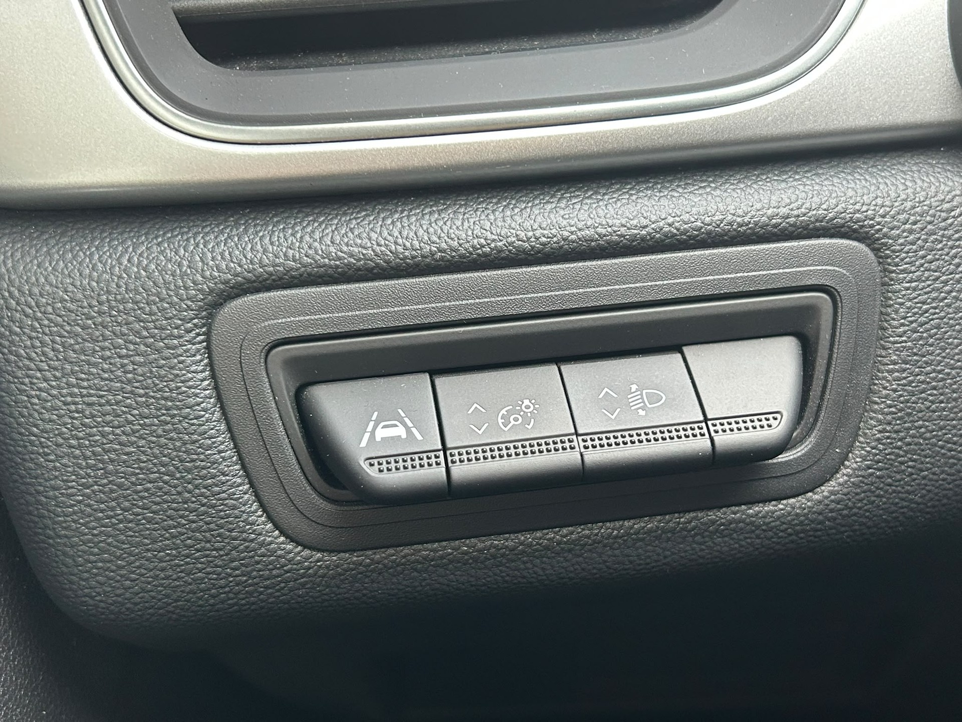 RENAULT Captur 1.6 E-Tech 145 E-Tech Engineered DHT-image-8