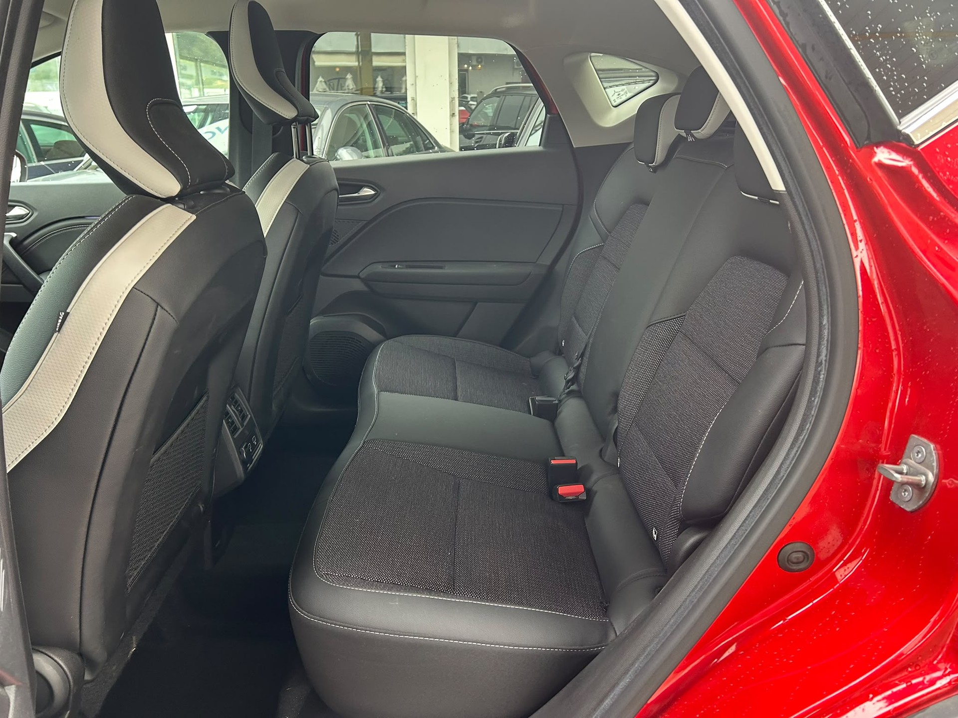 RENAULT Captur 1.6 E-Tech 145 E-Tech Engineered DHT-image-5