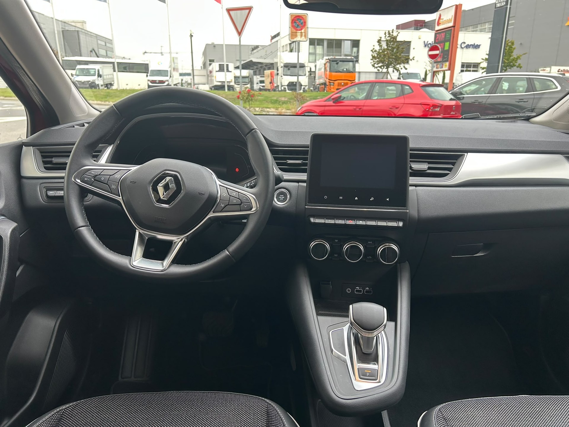 RENAULT Captur 1.6 E-Tech 145 E-Tech Engineered DHT-image-6