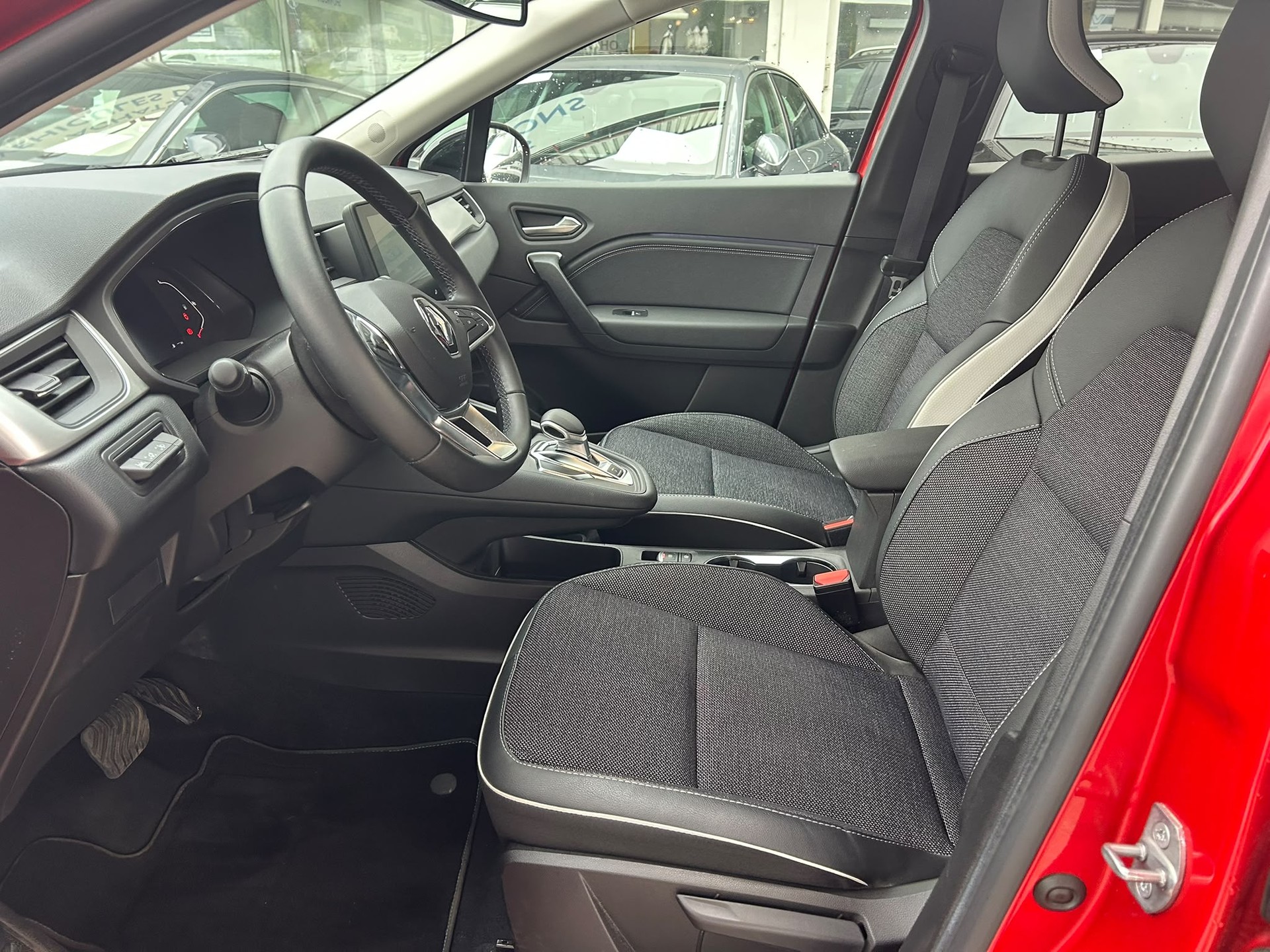 RENAULT Captur 1.6 E-Tech 145 E-Tech Engineered DHT-image-7