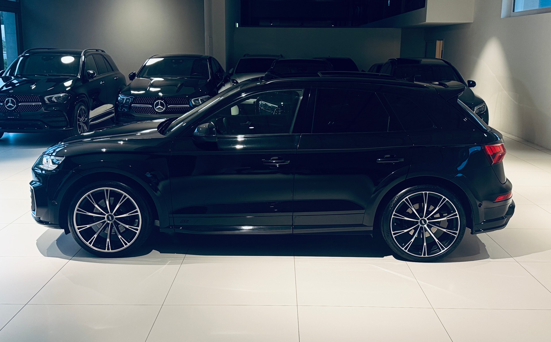 AUDI SQ5 3.0 TFSI quattro S-tronic / ABT Body-Kit / ABT Leistungssteigerung / ABT Alufelgen 21Zoll / Panoramadach / Vollausstattung-image-6