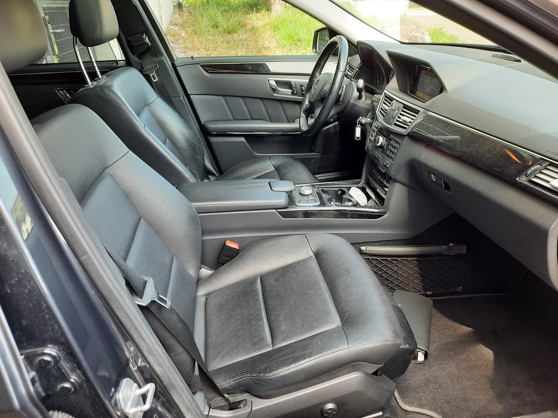 MERCEDES-BENZ E 350 CDI BlueEff. Avantgarde 4Matic 7G-Tronic-image-12