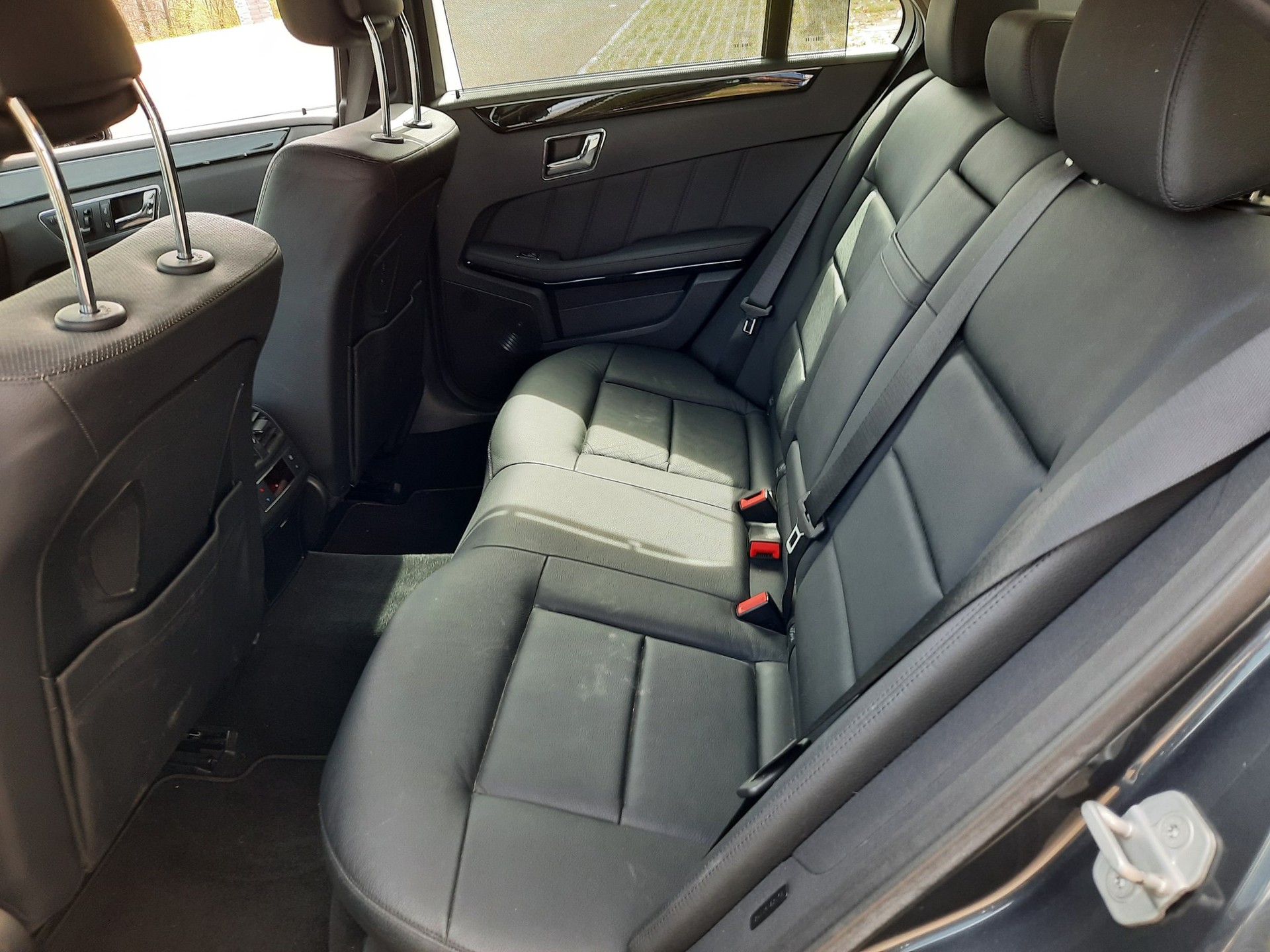 MERCEDES-BENZ E 350 CDI BlueEff. Avantgarde 4Matic 7G-Tronic-image-13