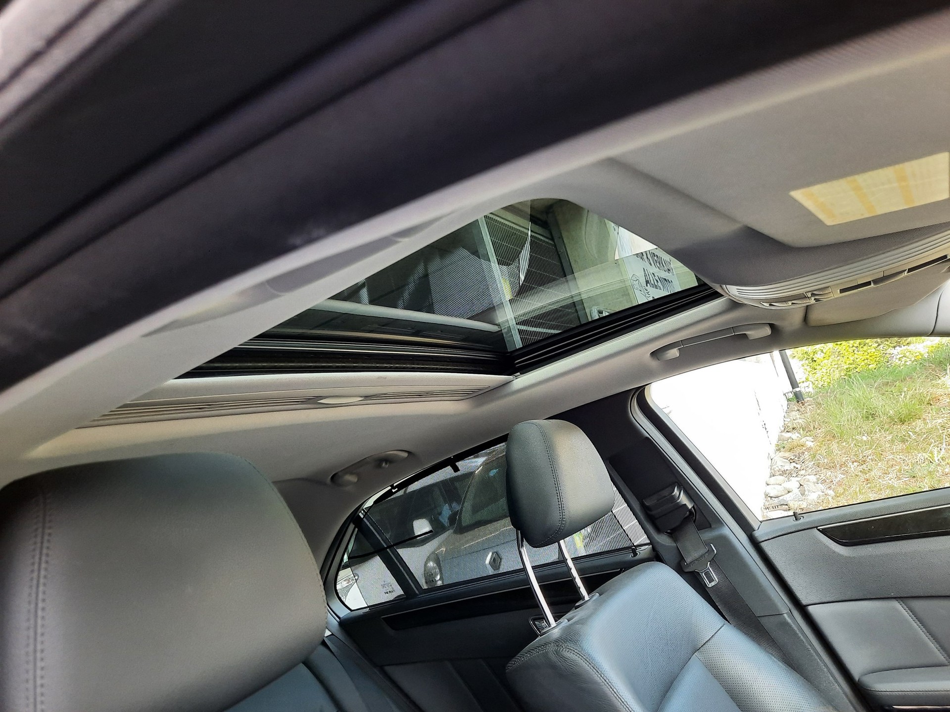 MERCEDES-BENZ E 350 CDI BlueEff. Avantgarde 4Matic 7G-Tronic-image-14
