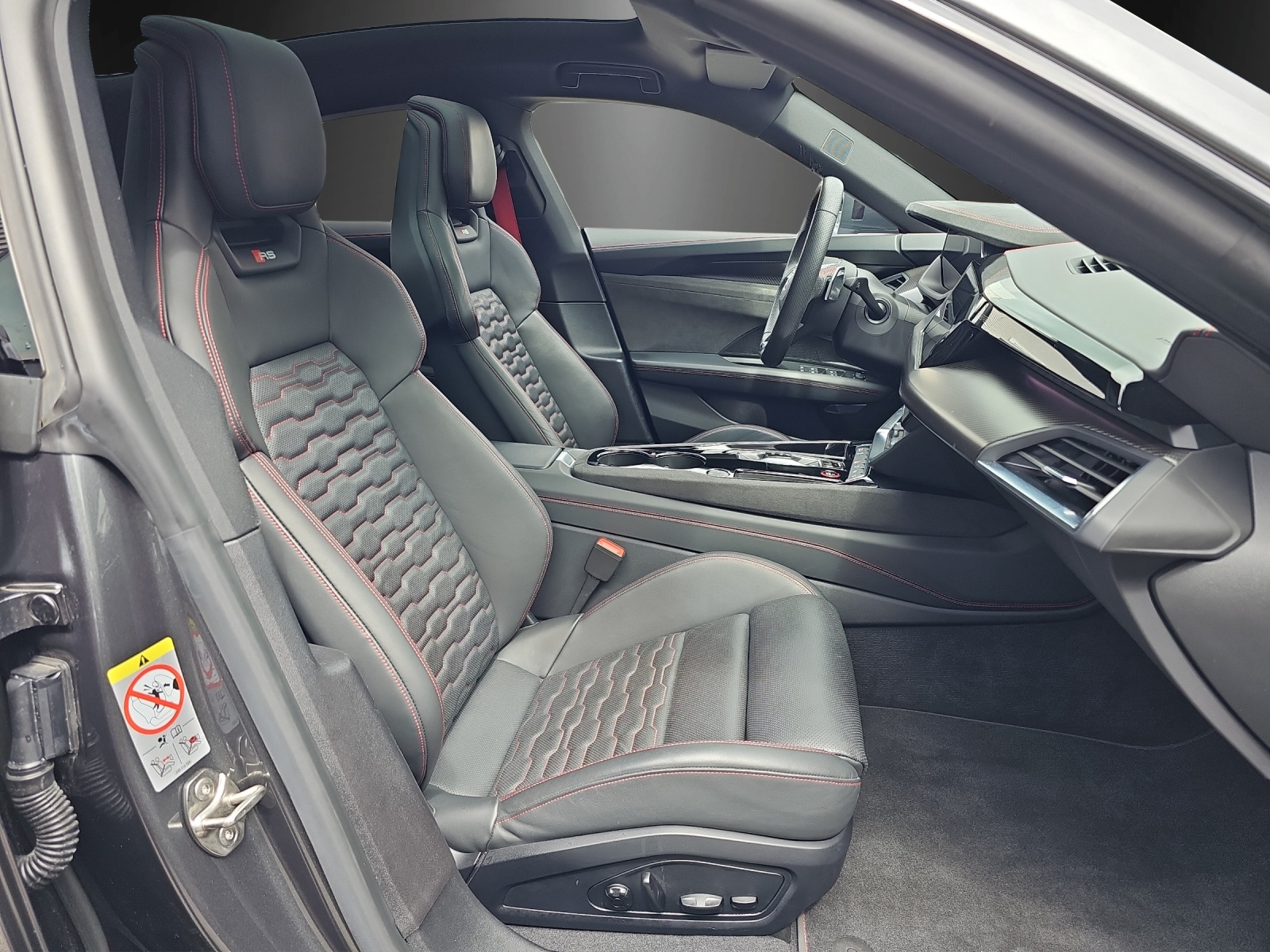 AUDI RS e-tron GT quattro-image-9