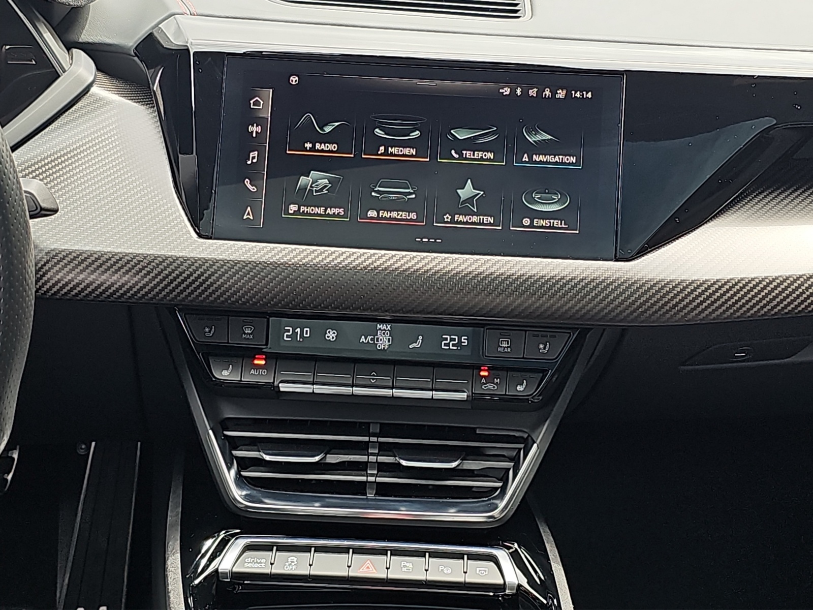 AUDI RS e-tron GT quattro-image-12