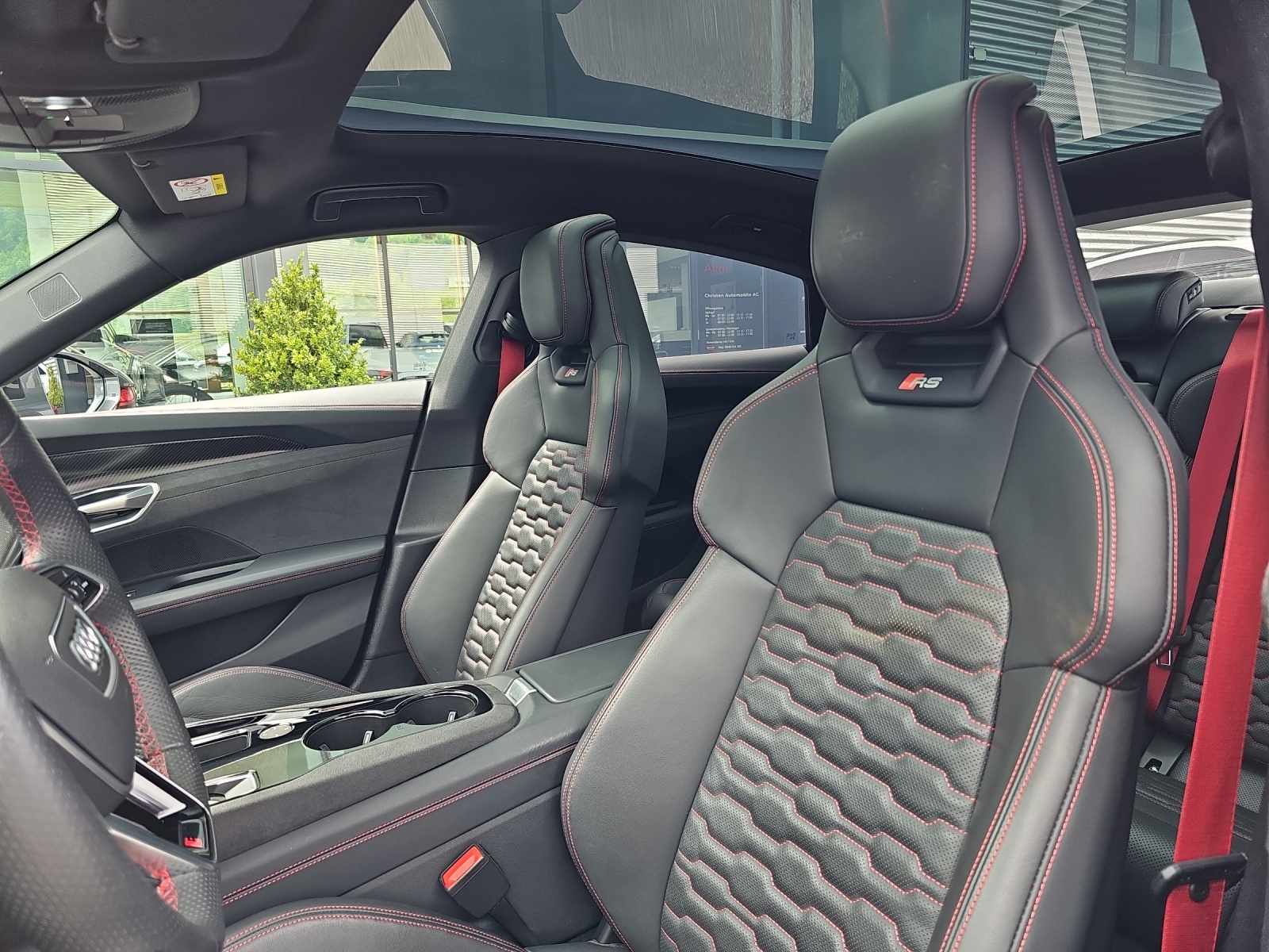 AUDI RS e-tron GT quattro-image-14