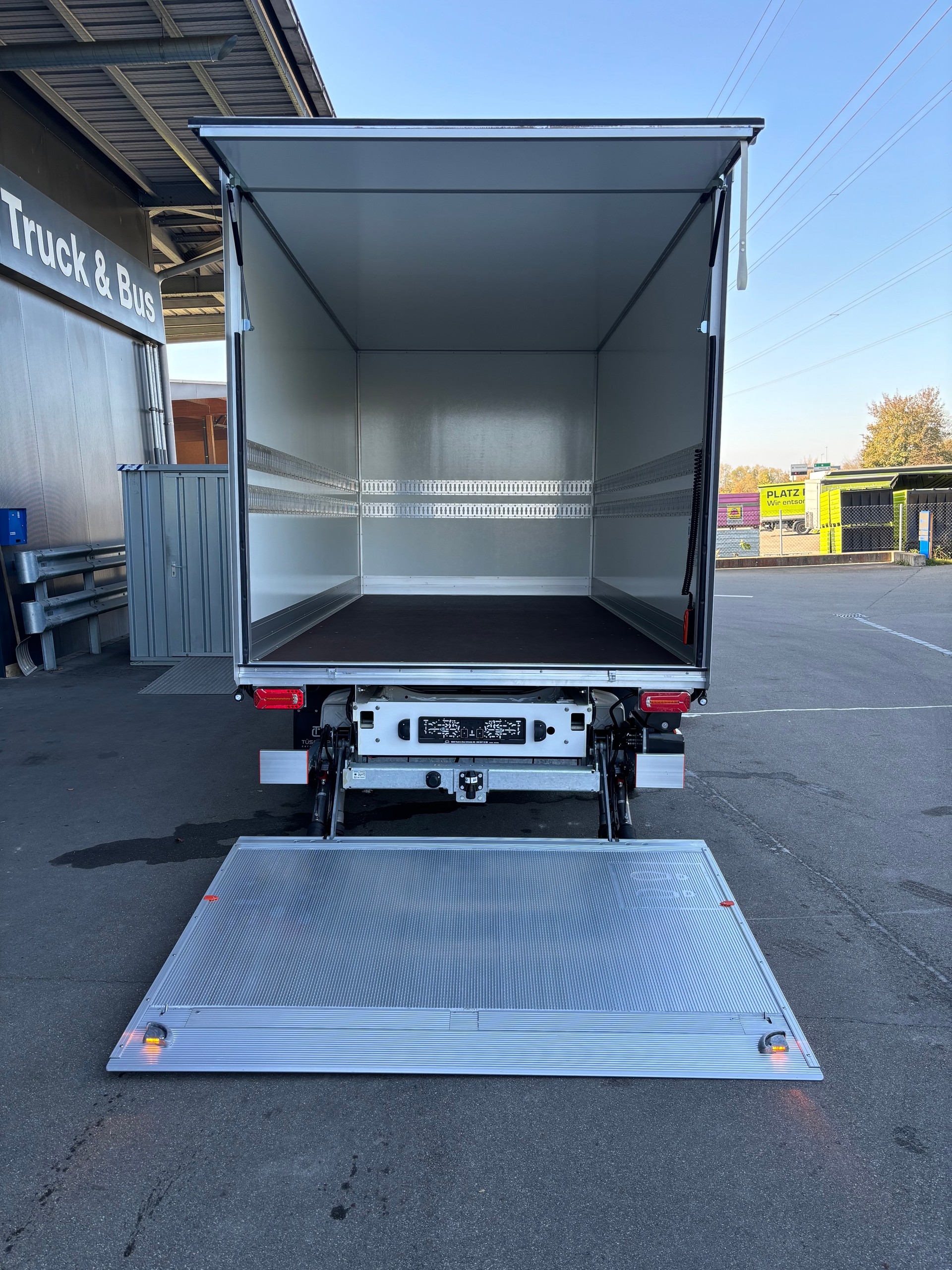 MAN TGE 3.180 Lang A-image-10