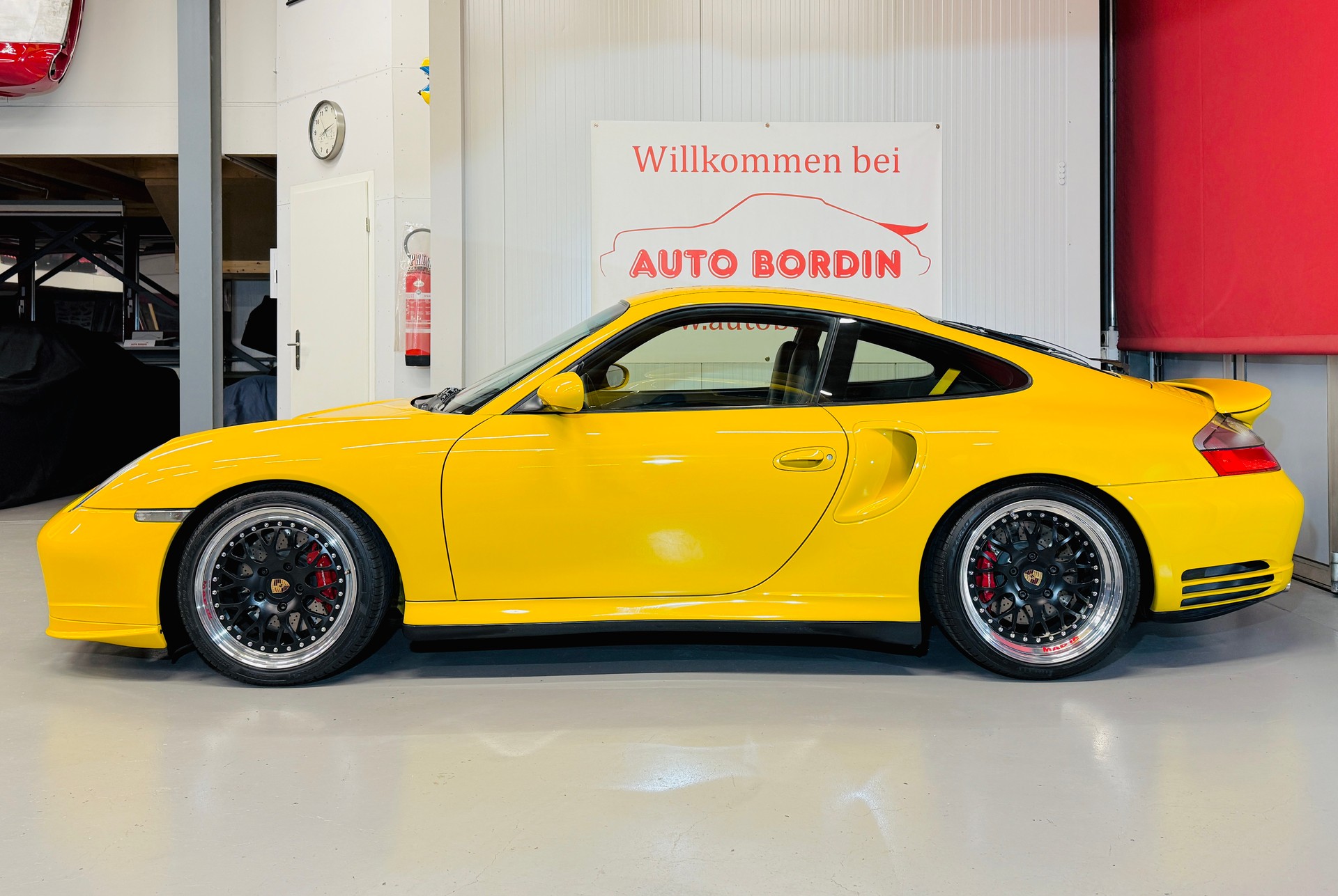 PORSCHE 911 Turbo „Speedgelb“ & Porsche Exclusive Carbon-image-2