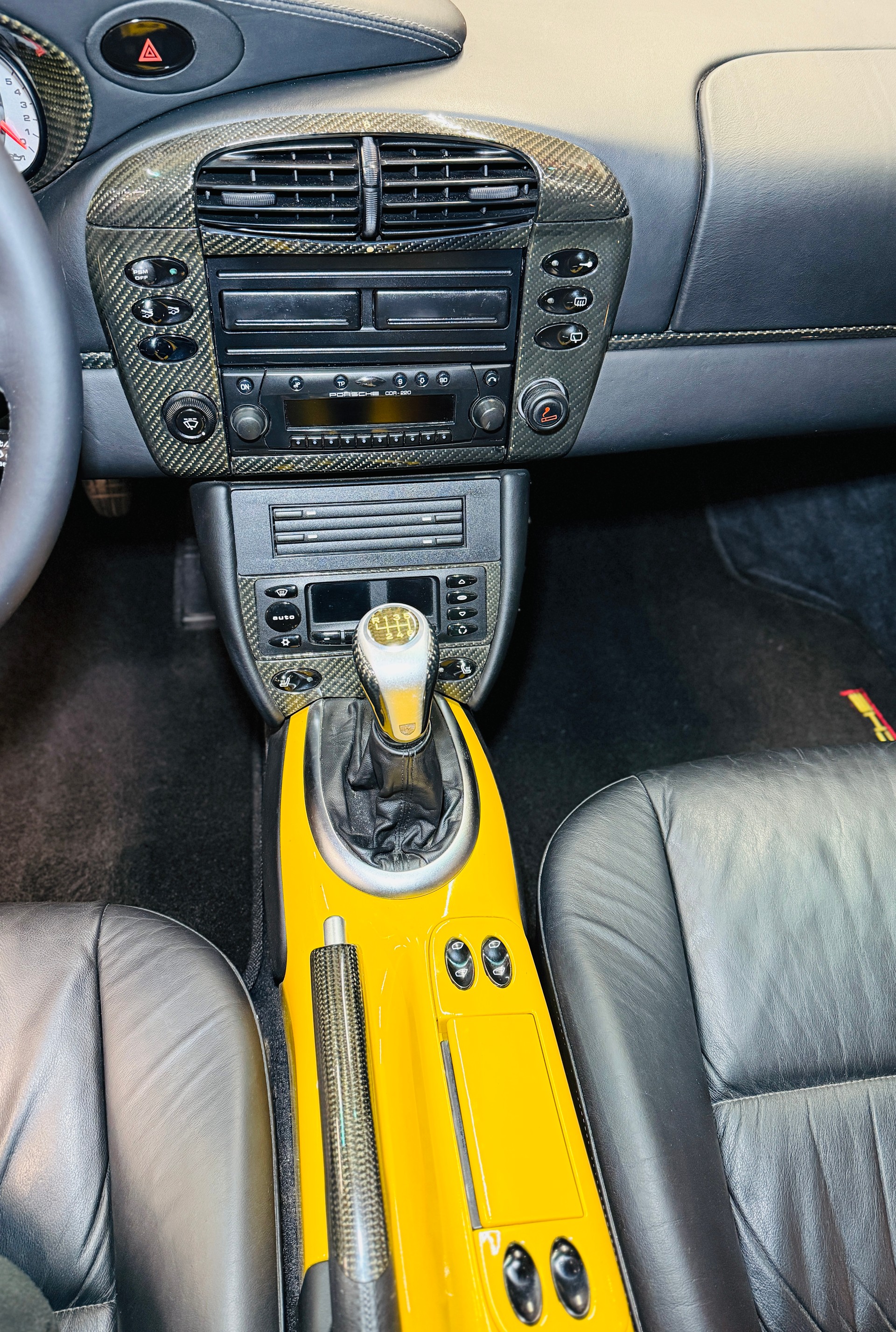 PORSCHE 911 Turbo „Speedgelb“ & Porsche Exclusive Carbon-image-7
