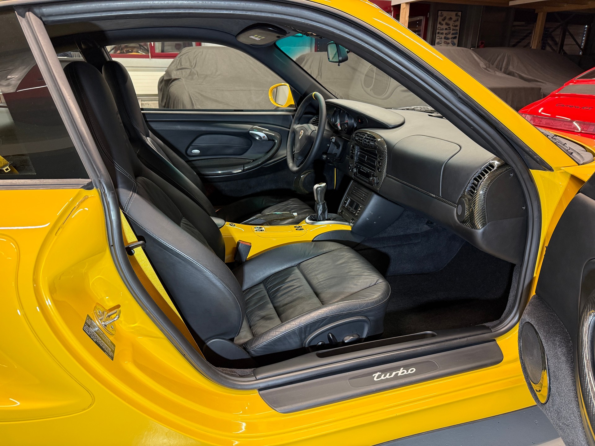 PORSCHE 911 Turbo „Speedgelb“ & Porsche Exclusive Carbon-image-11