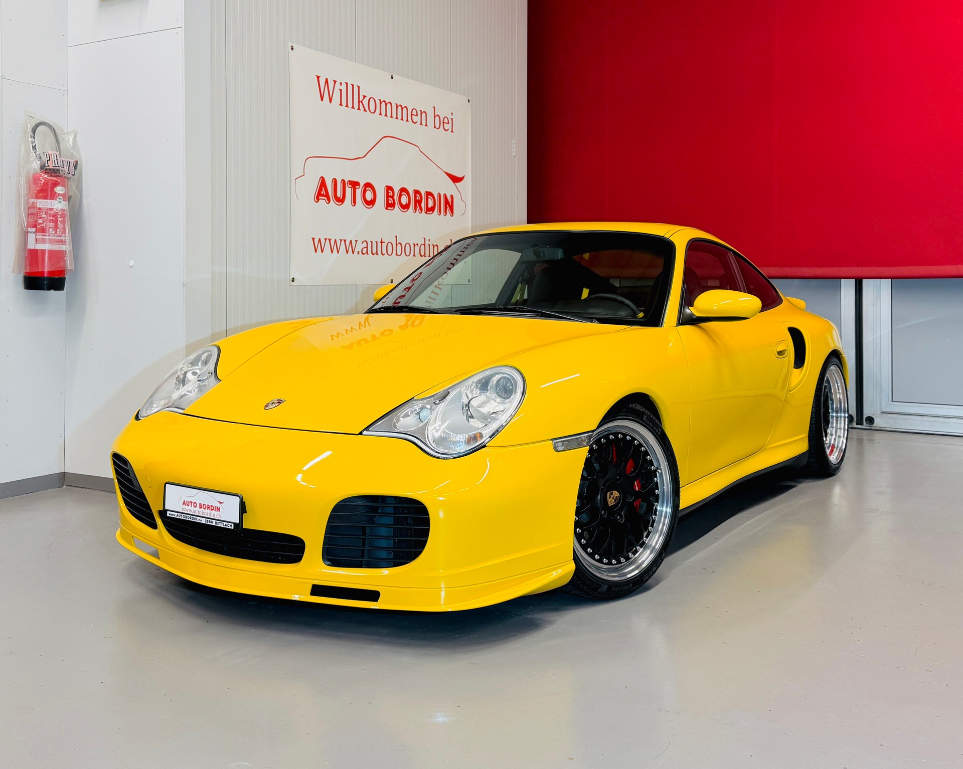 PORSCHE 911 Turbo „Speedgelb“ & Porsche Exclusive Carbon-image-0