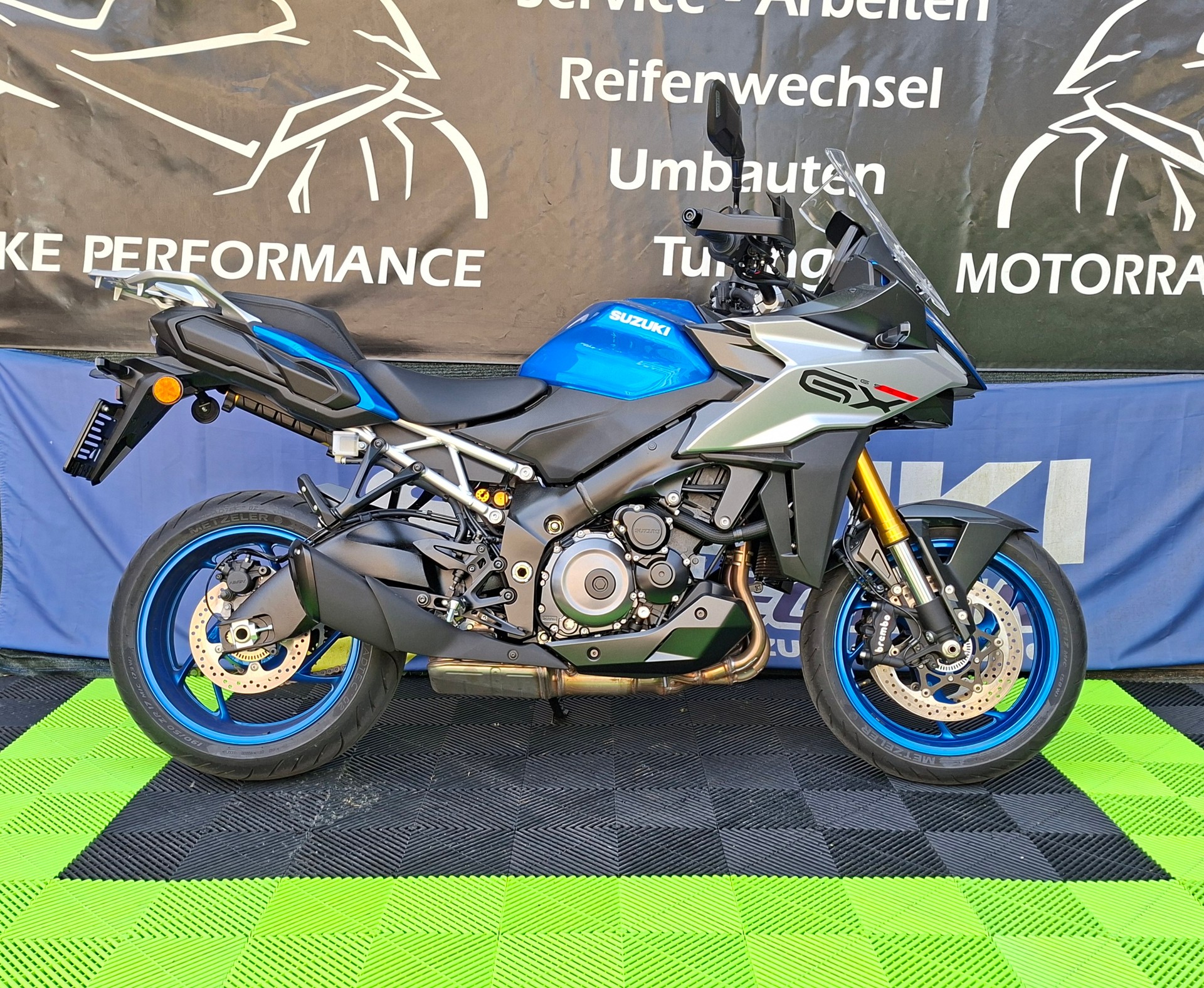 SUZUKI GSX-S 1000 GX-showroom-element-1