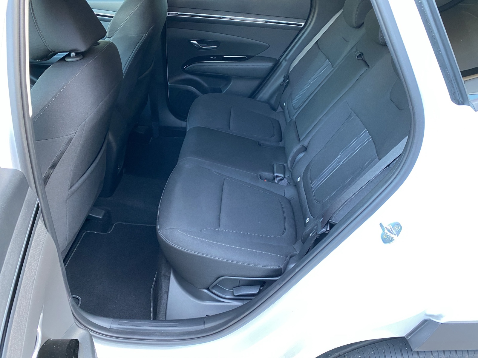 HYUNDAI Tucson 1.6 CRDi Amplia 4WD-image-10