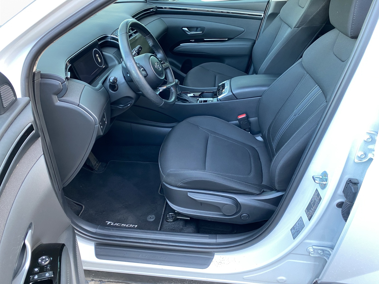 HYUNDAI Tucson 1.6 CRDi Amplia 4WD-image-9