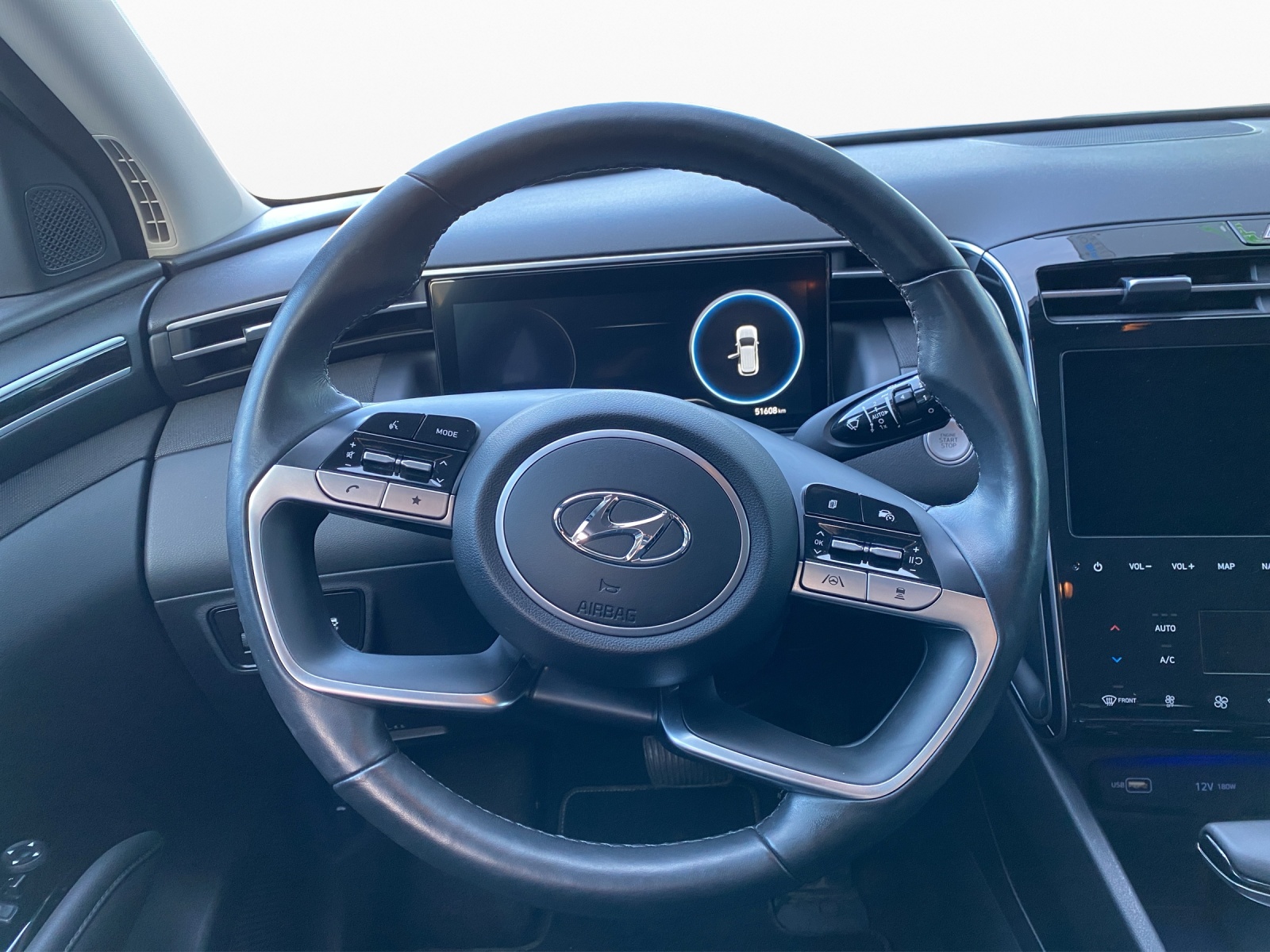 HYUNDAI Tucson 1.6 CRDi Amplia 4WD-image-12