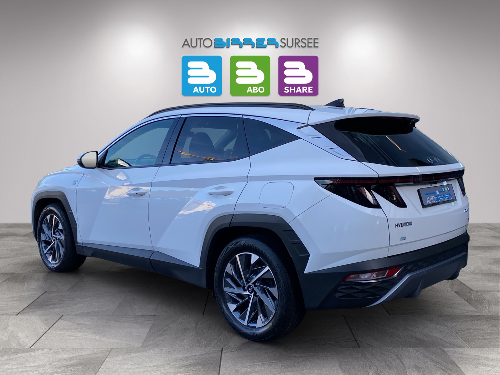 HYUNDAI Tucson 1.6 CRDi Amplia 4WD-image-6