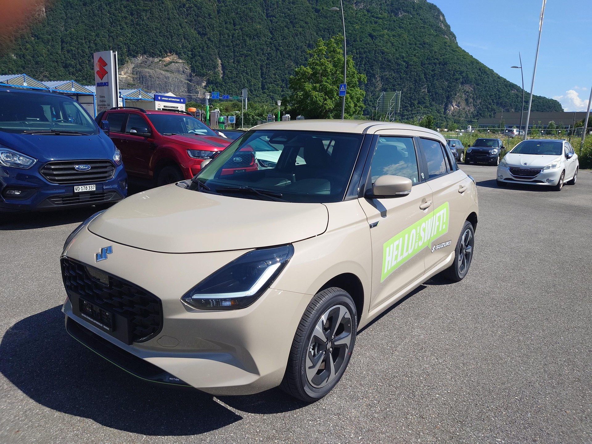 SUZUKI Swift 1.2 1st Edition Top Hybrid 4x4 MY24-image-1