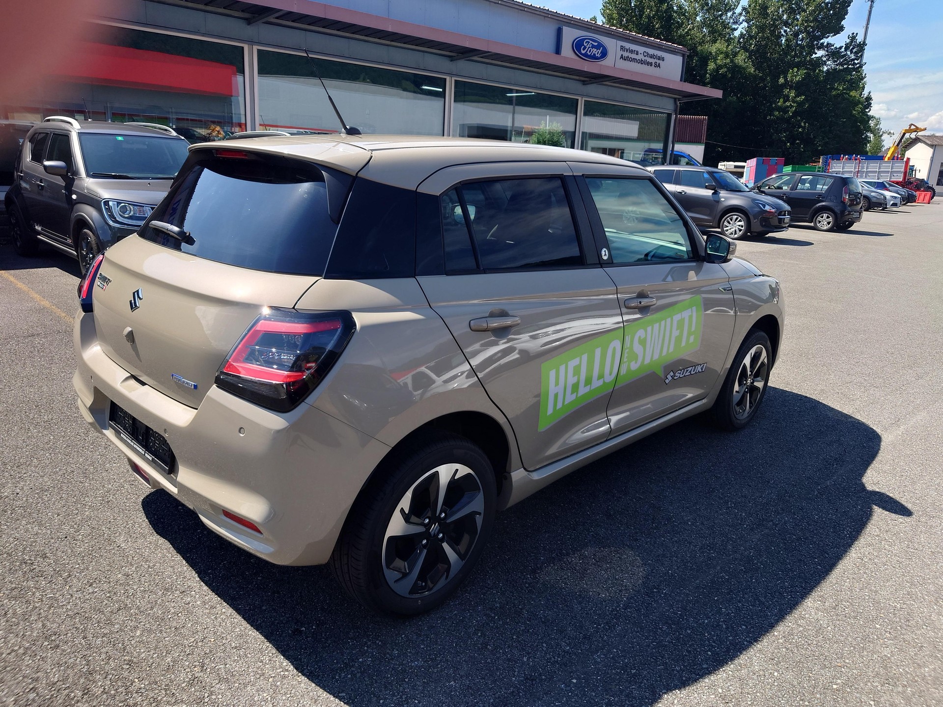 SUZUKI Swift 1.2 1st Edition Top Hybrid 4x4 MY24-image-3