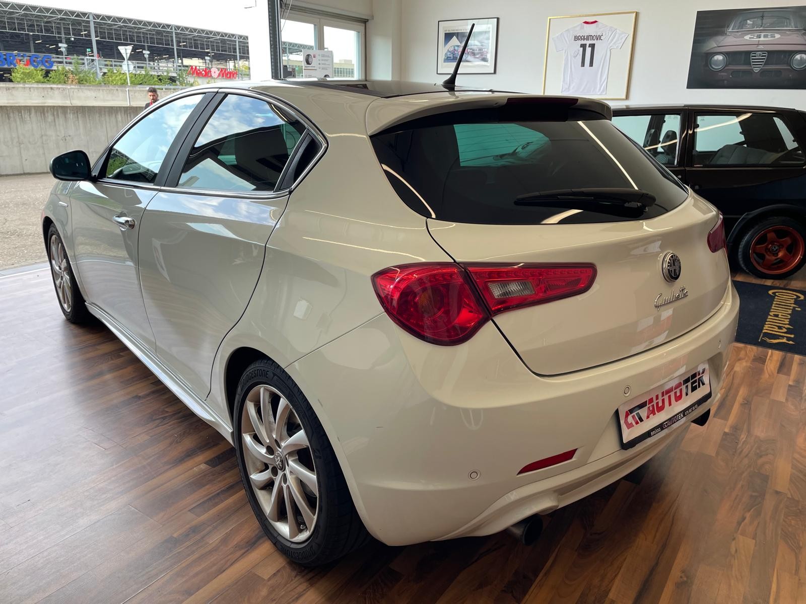 ALFA ROMEO Giulietta 1750 TBi Quadrifoglio Verde-image-1