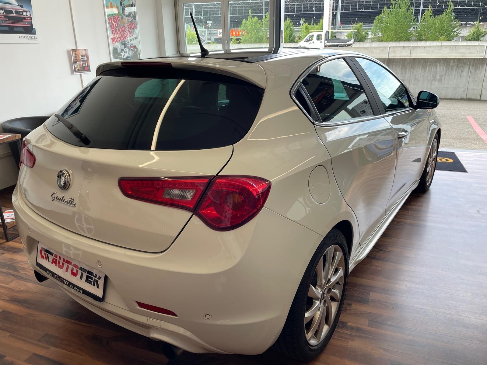 ALFA ROMEO Giulietta 1750 TBi Quadrifoglio Verde-image-3