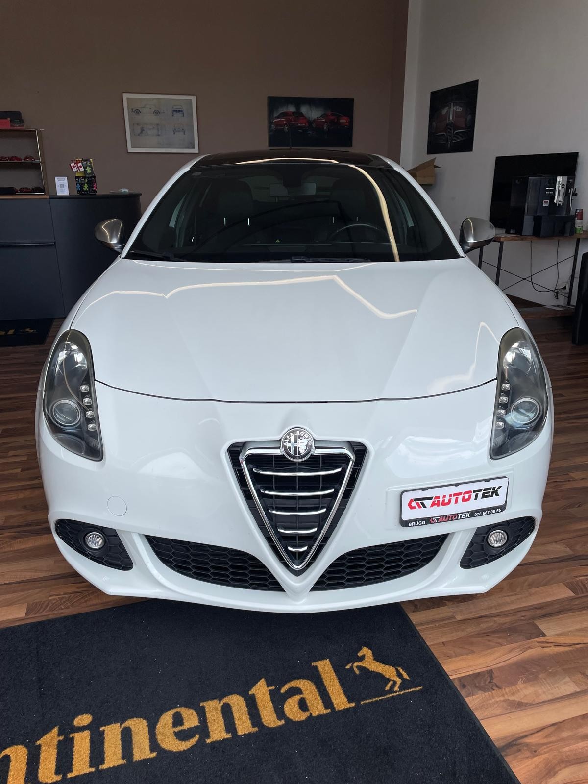 ALFA ROMEO Giulietta 1750 TBi Quadrifoglio Verde-image-0